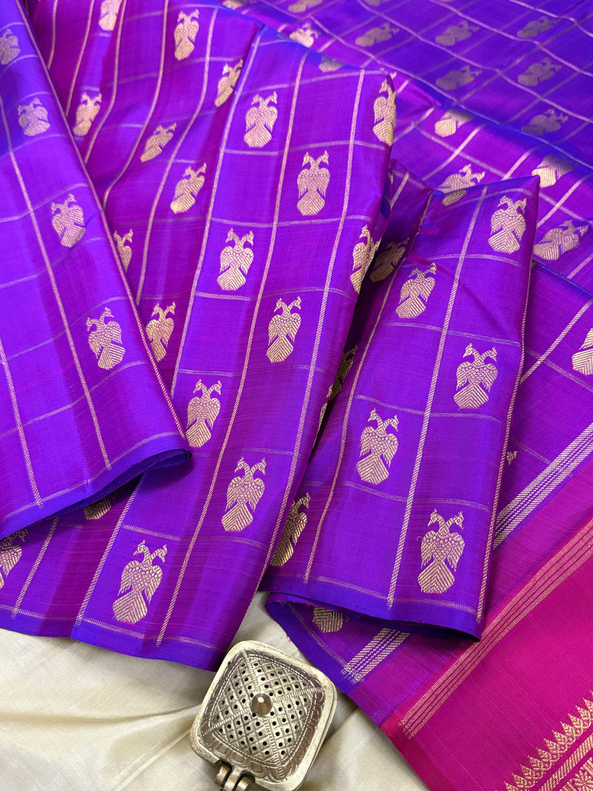 Majenta body with pure Zari Kattam  irutalaipakshi butta /kanjipuram silk saree clsa 12171