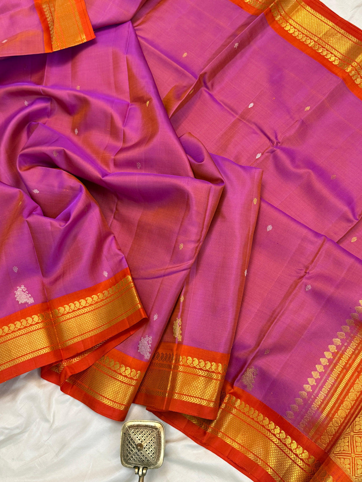Gadwal silk Majenta Shot colour clsa 9302