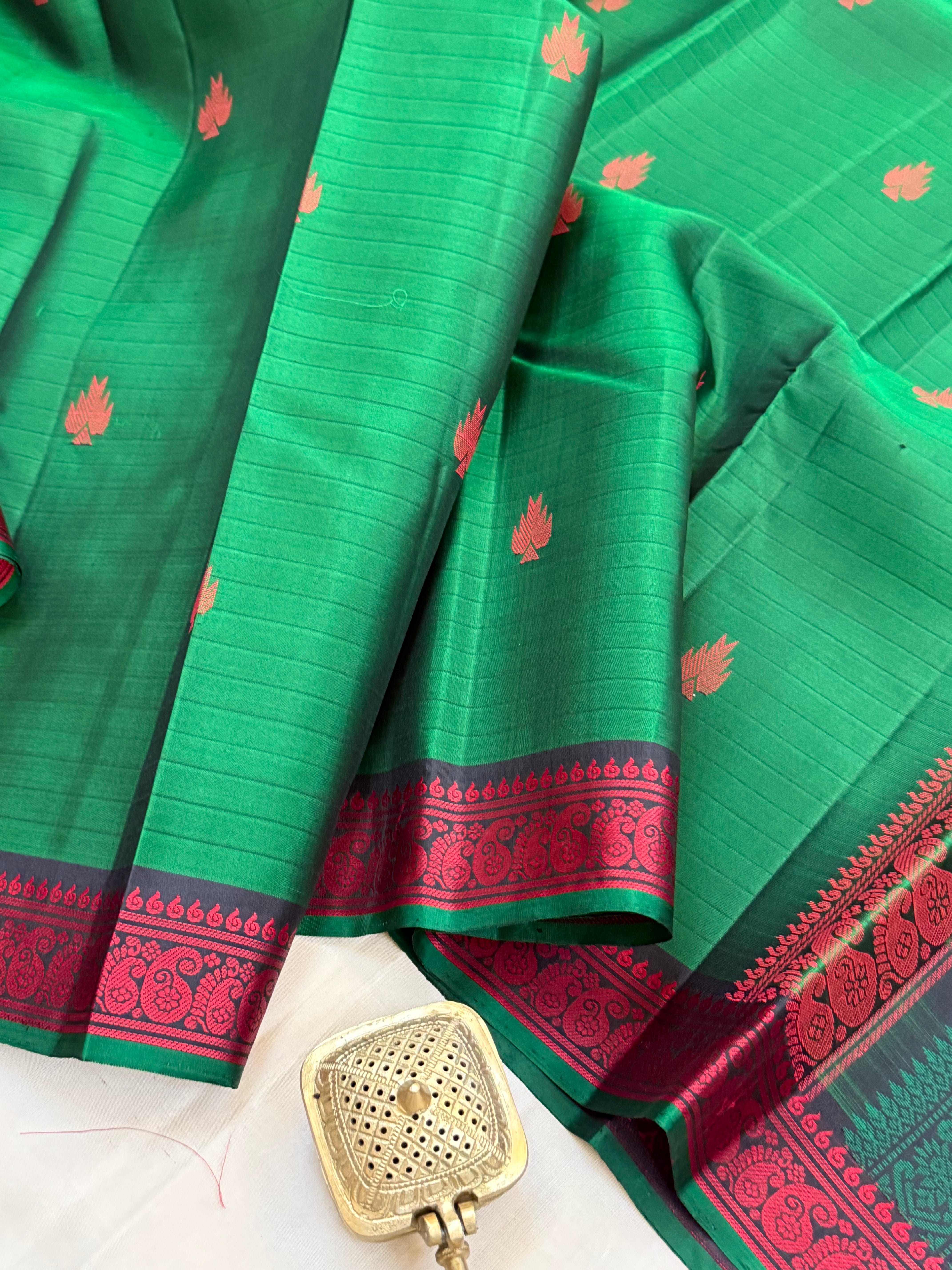 Green annam pet / Varnangal thread work  CLSA 11281