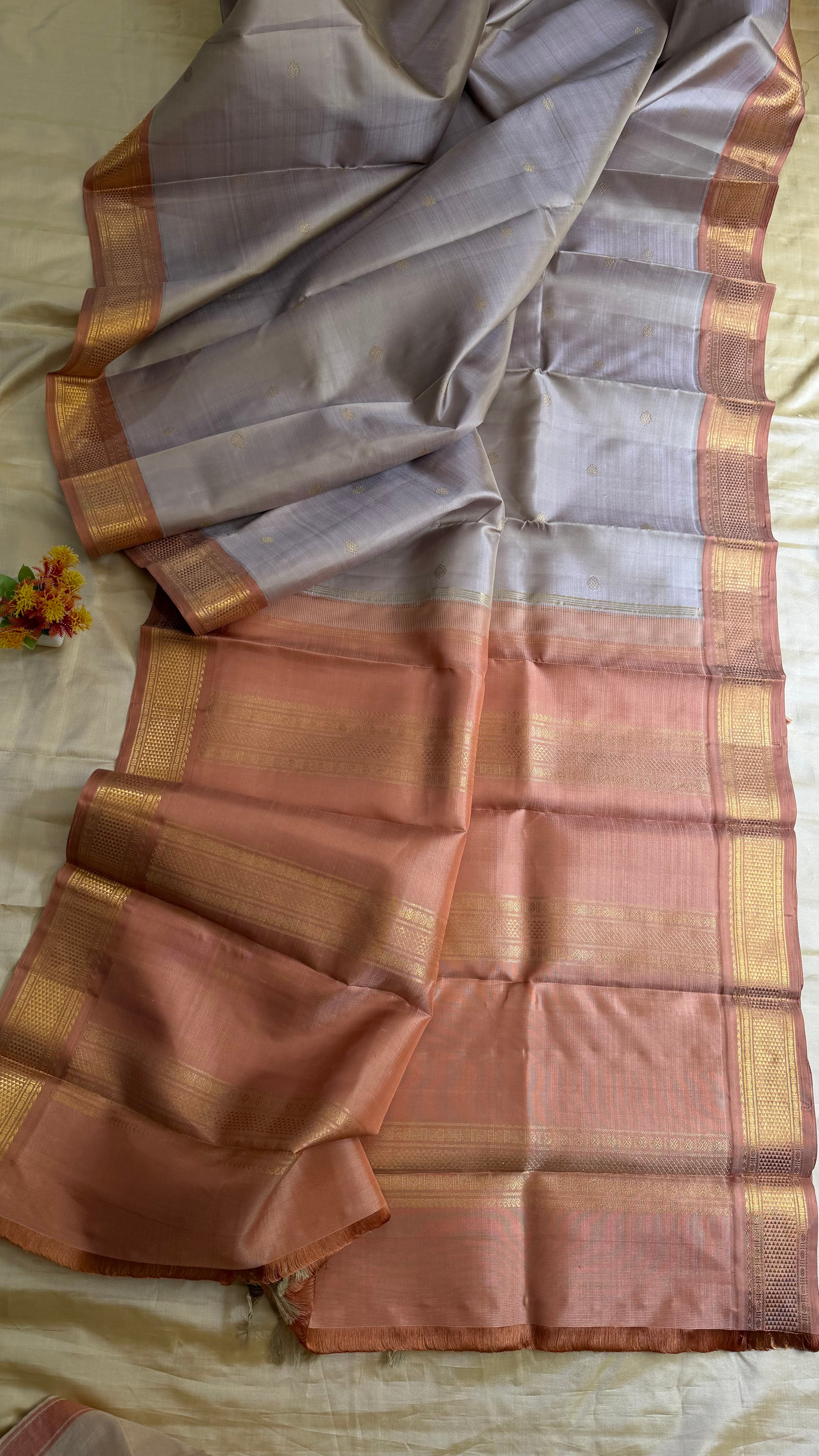 Shot Pastel  Korvai / Kanjipuram silk