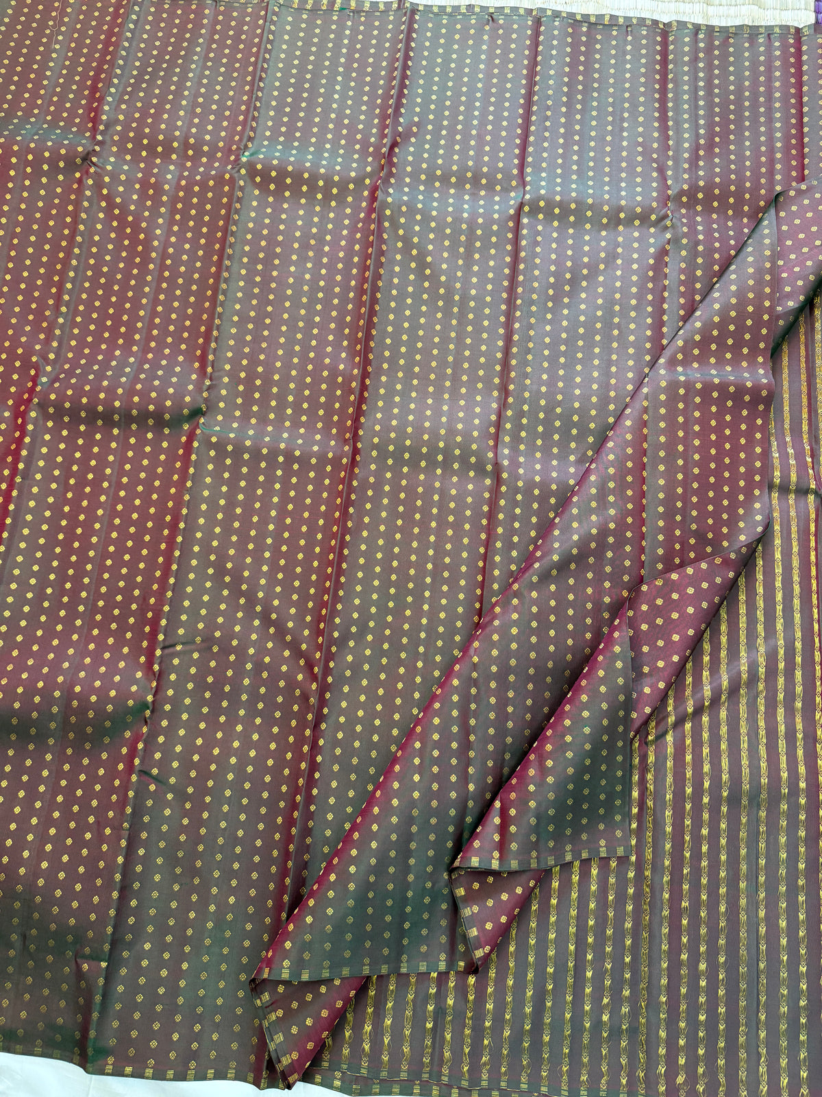 Maanthulir zari butta / Kanjipuram Silk blouse fabric CLSA11694 (per metre)