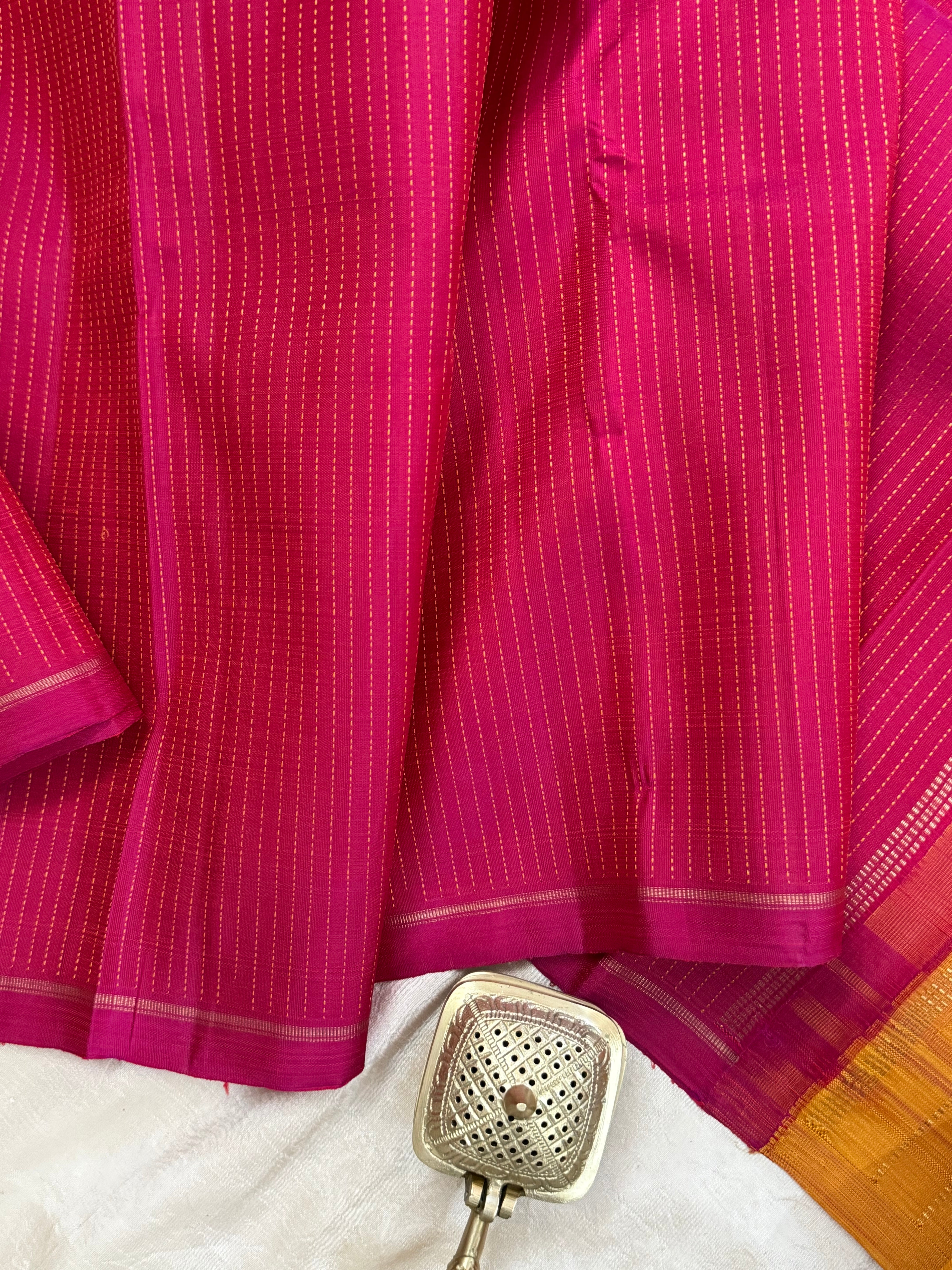 Pink thread ossi stripes borderless / Kanjipuram silk