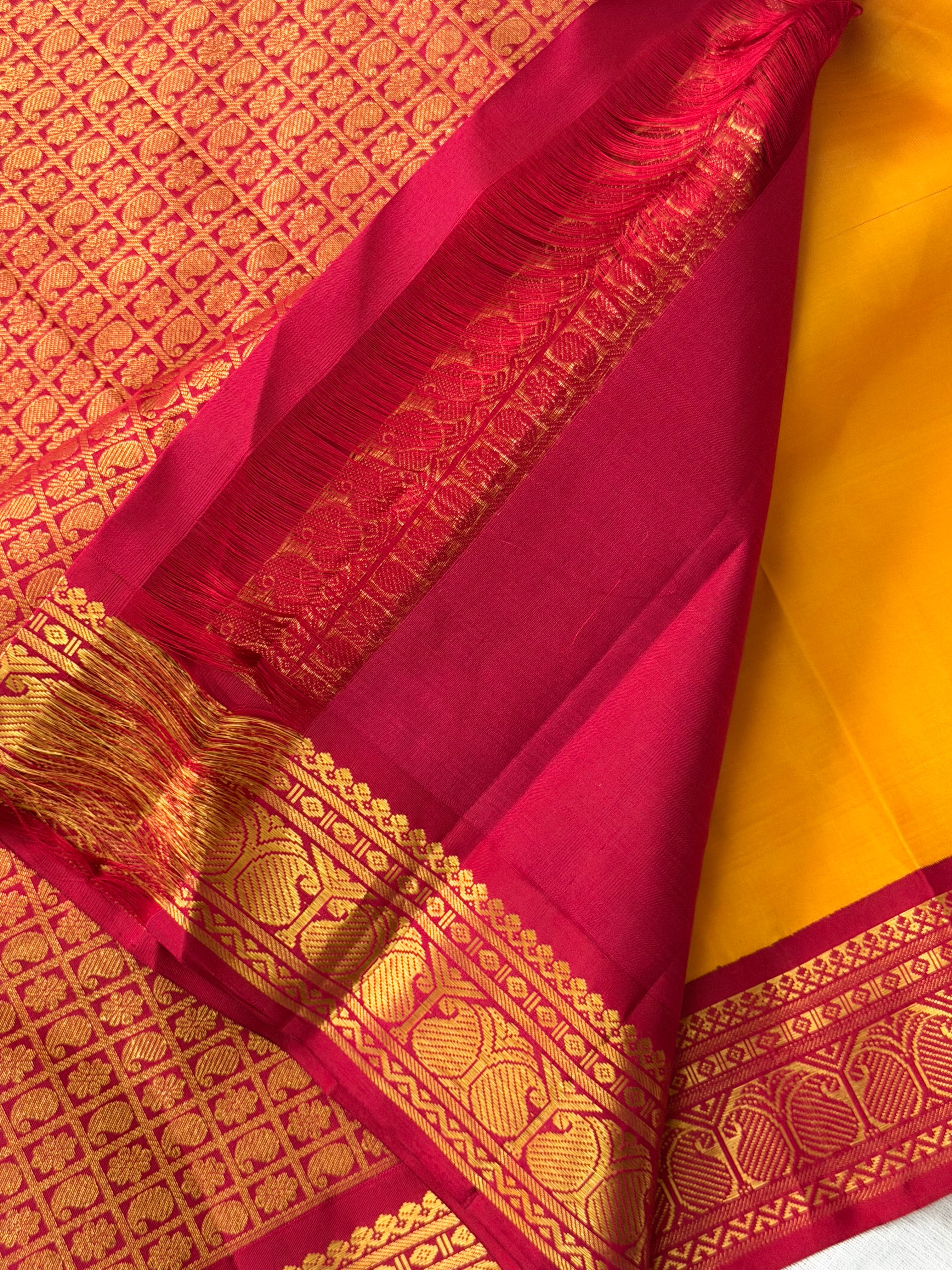 Yellow korvai / Arani silk