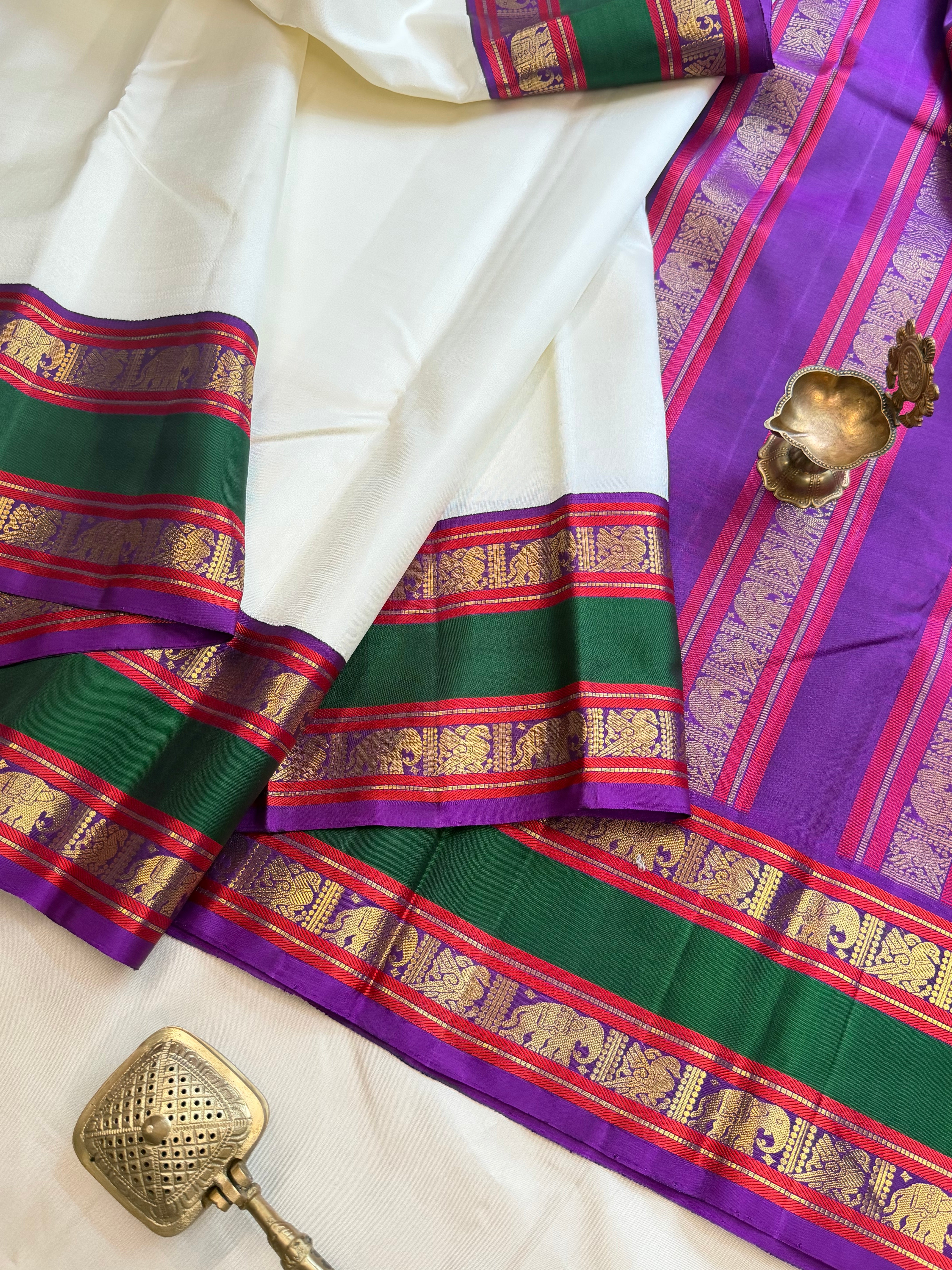 Malligai : off white retta pet  pure Zari Kanjipuram silk
