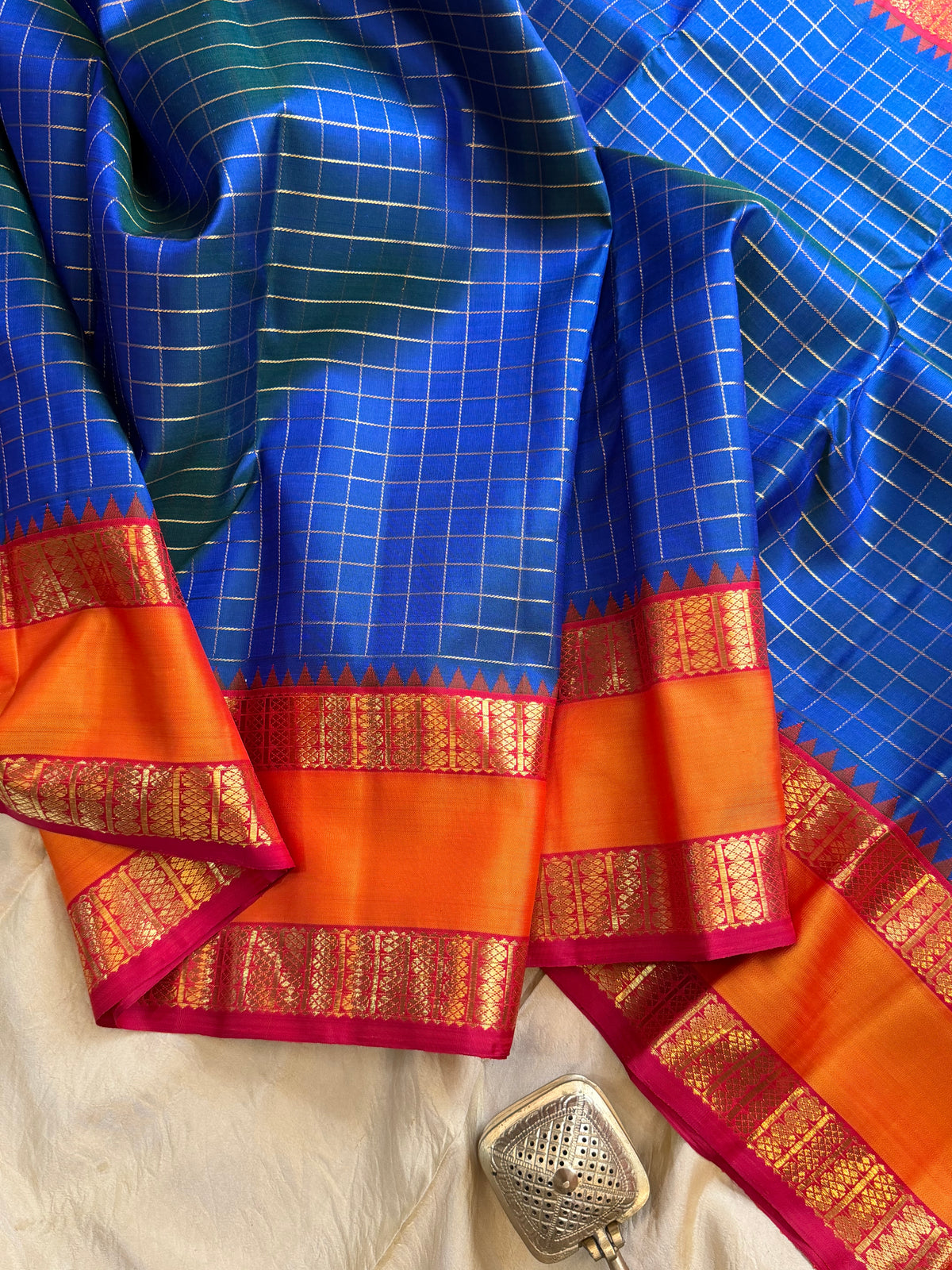 Mayilkazhuthu Kai Korvai Kanjipuram silk