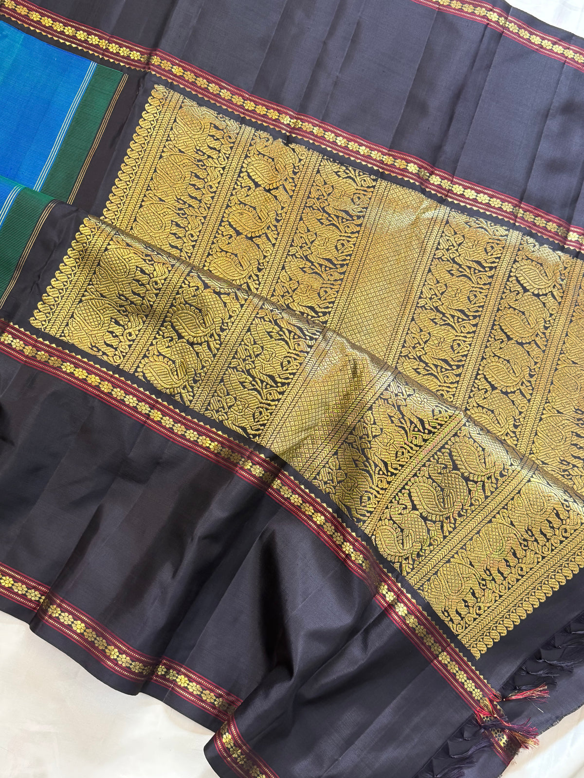Long border adai palla Kai Korvai / pure Zari Kanjipuram silk