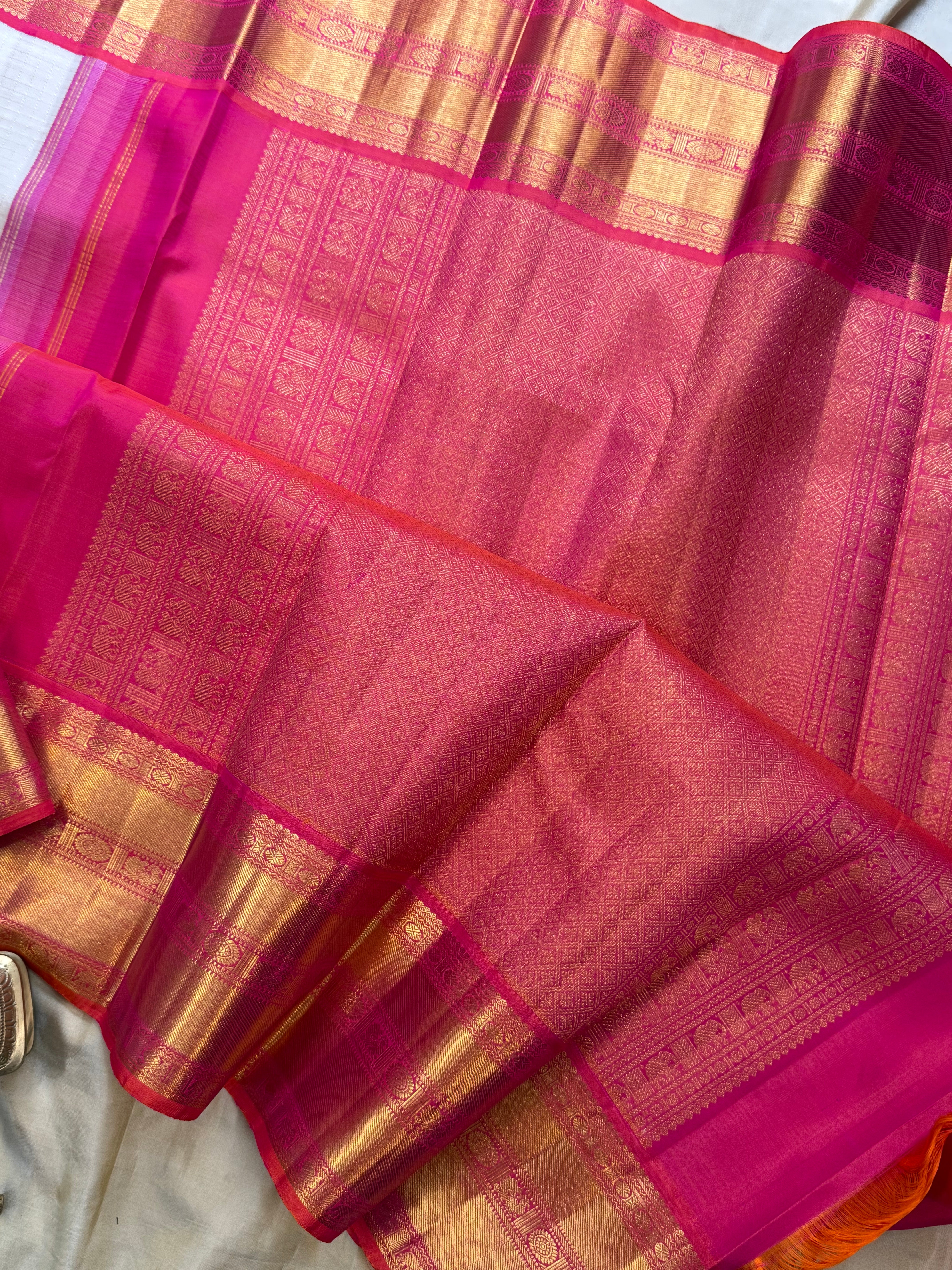 Offwhite zari kattam pinkish orange border korvai / Arani silk CL10112