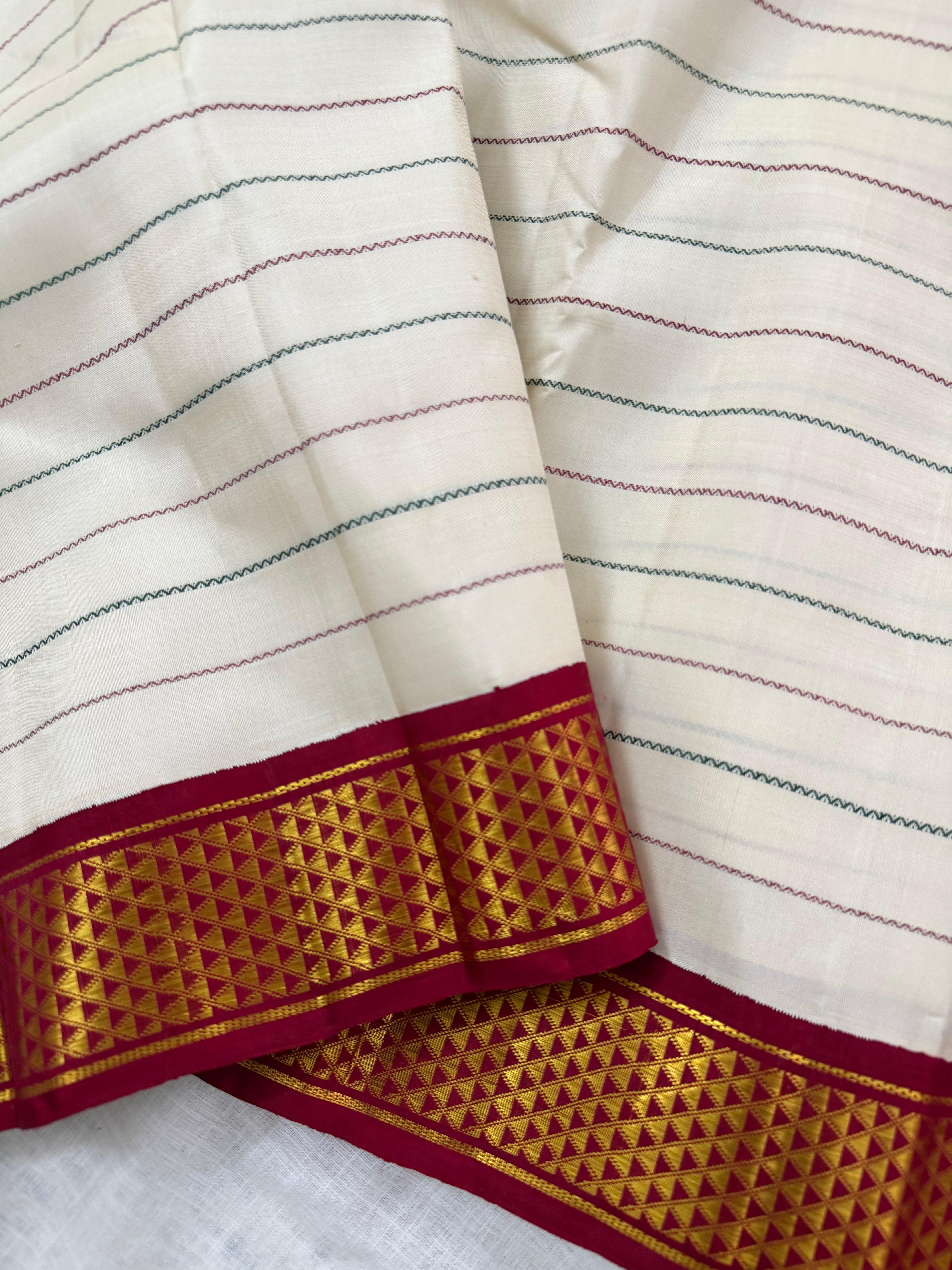 White Ganga Jamuna korvai   / Arani silk