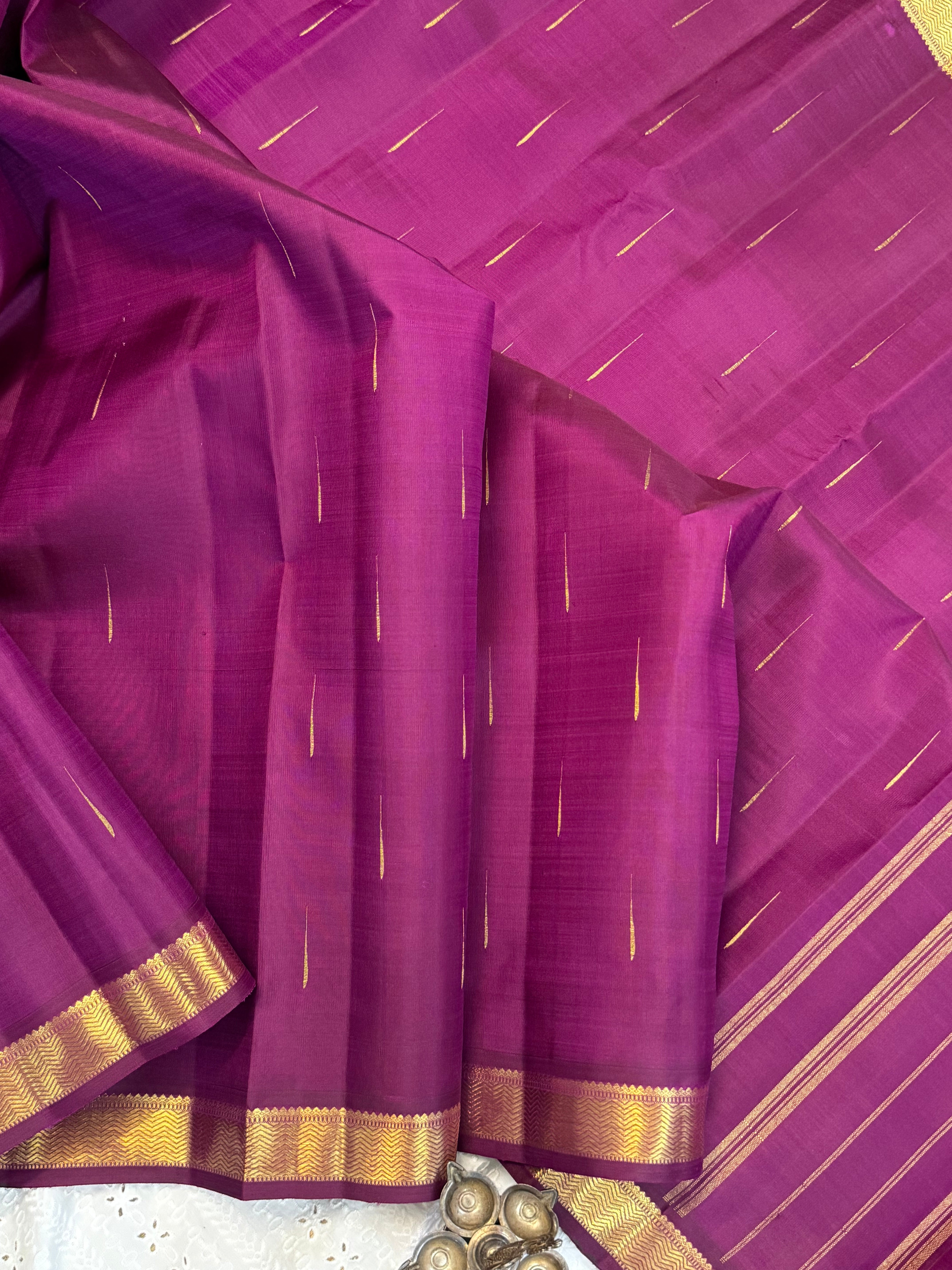 Magenta malli Moggu small border    / Kanjipuram silk