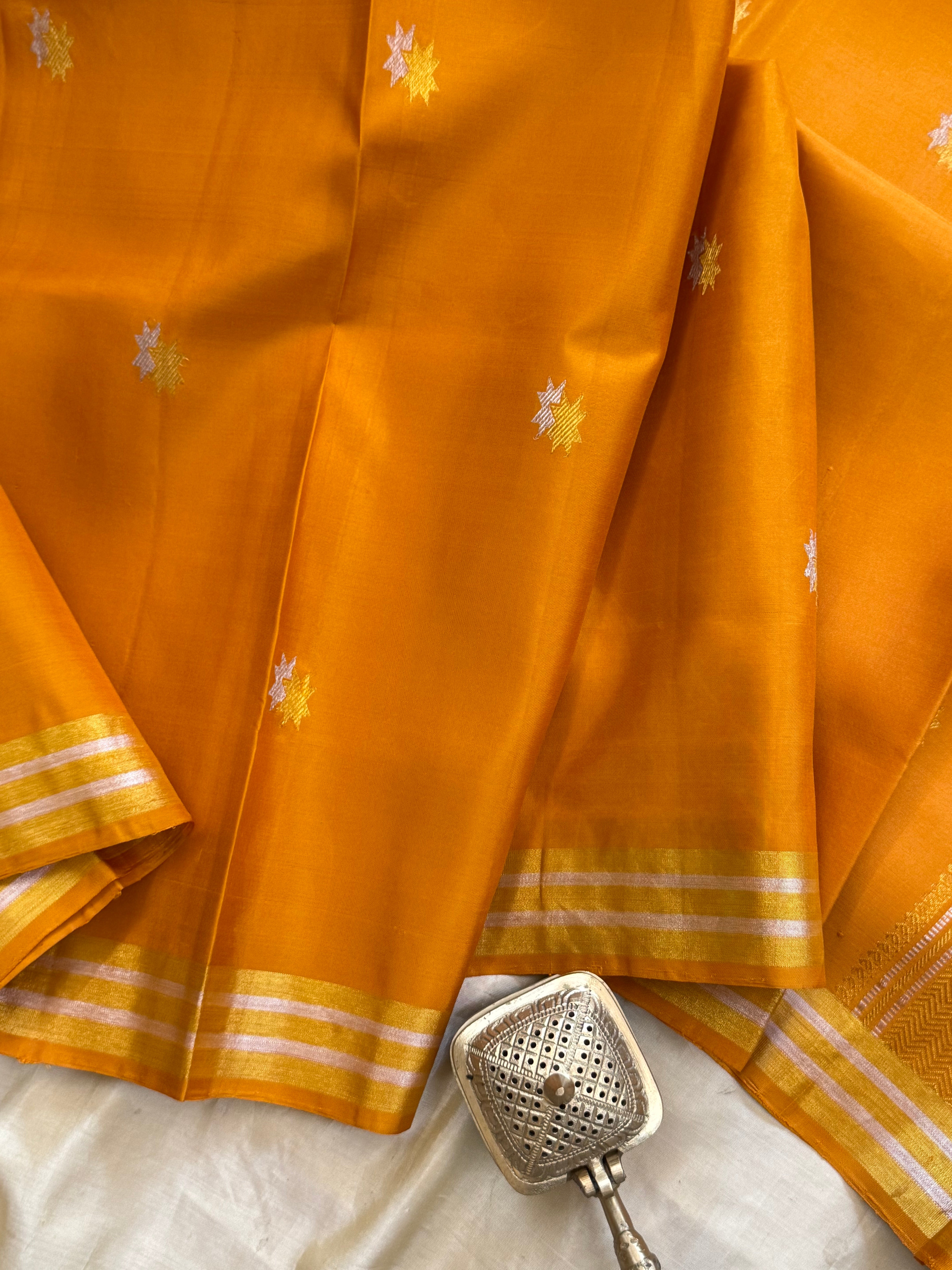 Turmeric body with gold and silver Butta / Arani silk CLSA8862