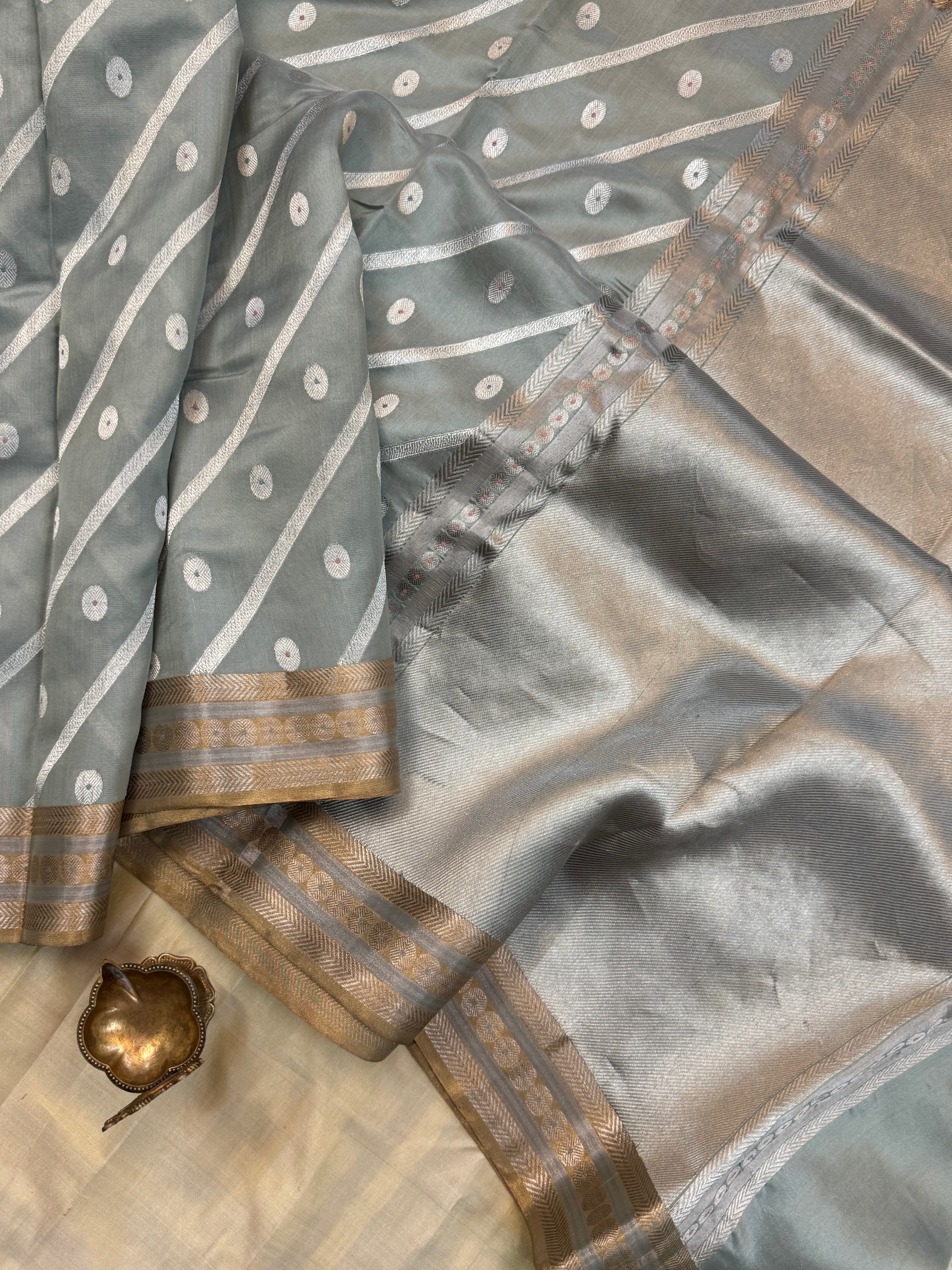Lehariya premium Royal Chanderi