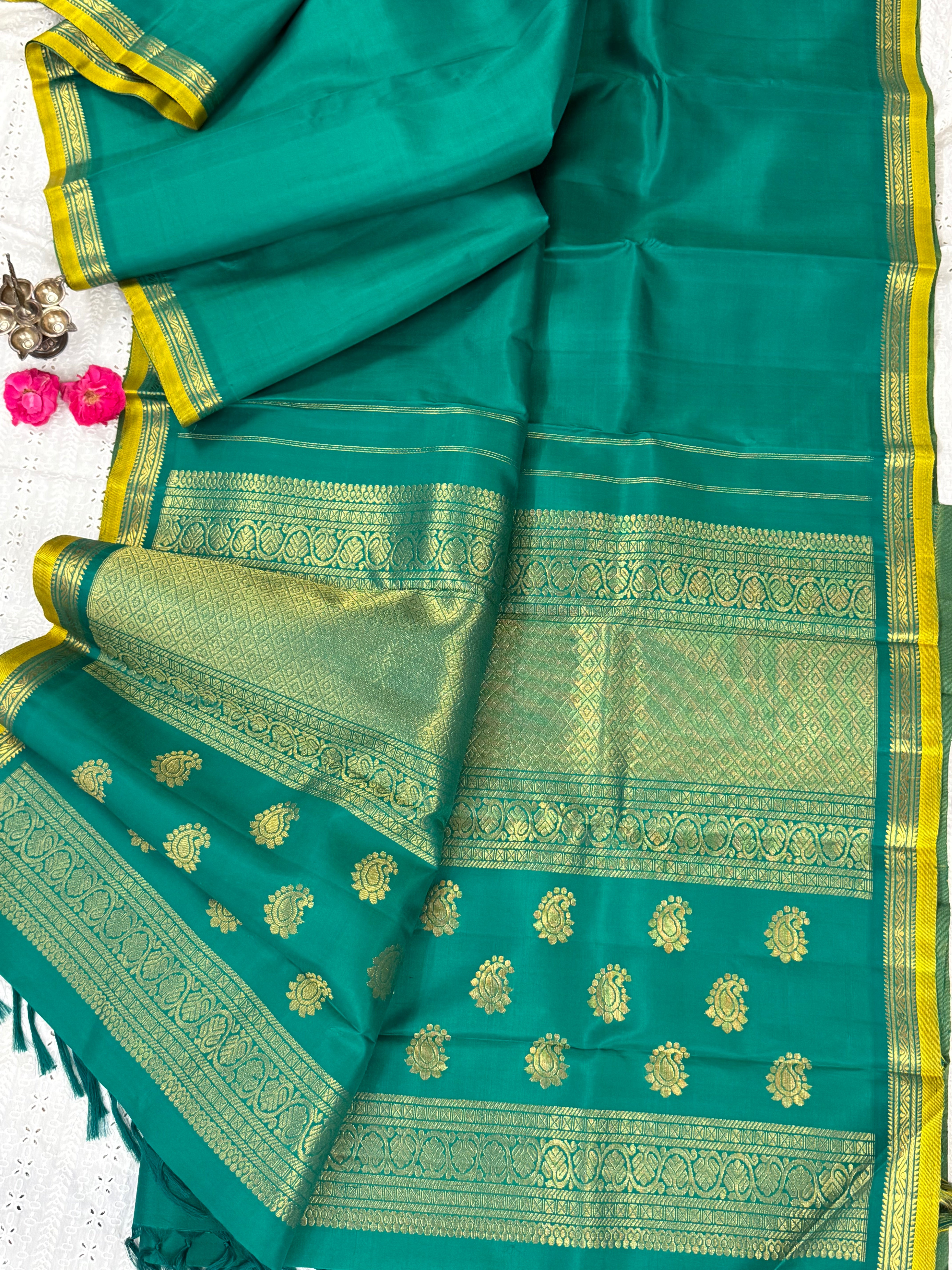 Green small border/ Arani silk