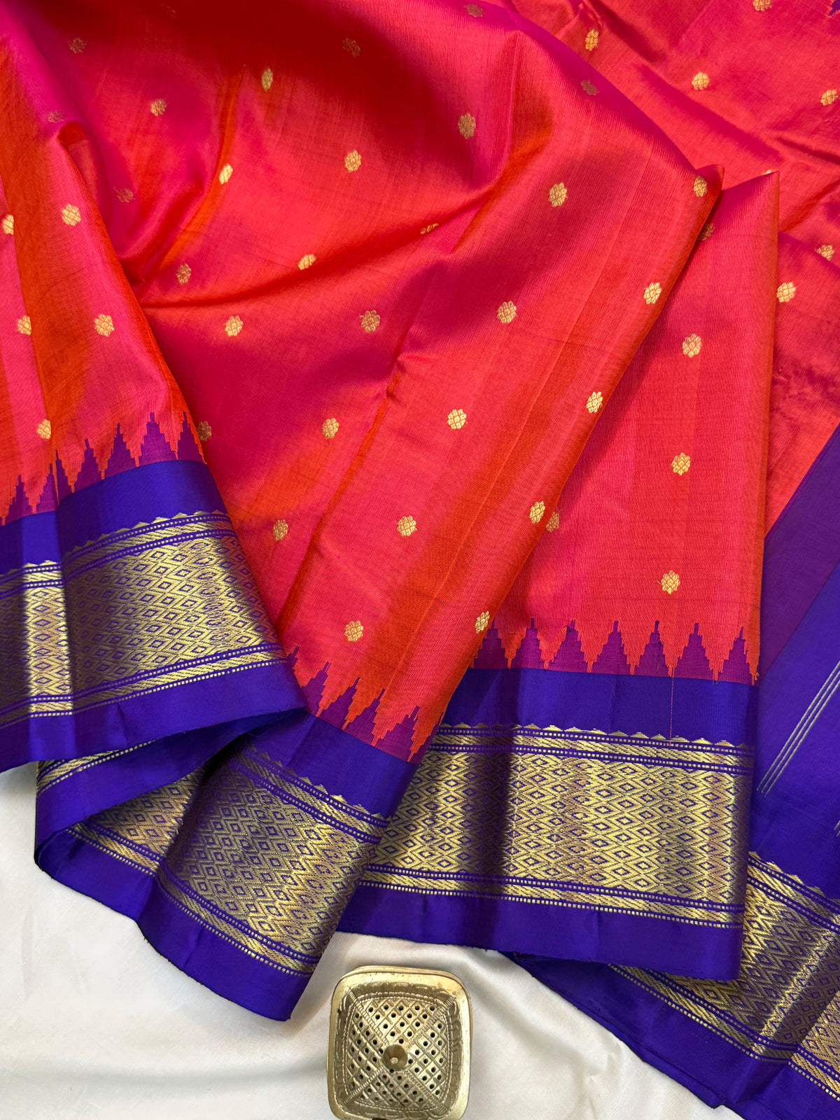 Gadwal silk pink shot colour Korvai temple clsa7386