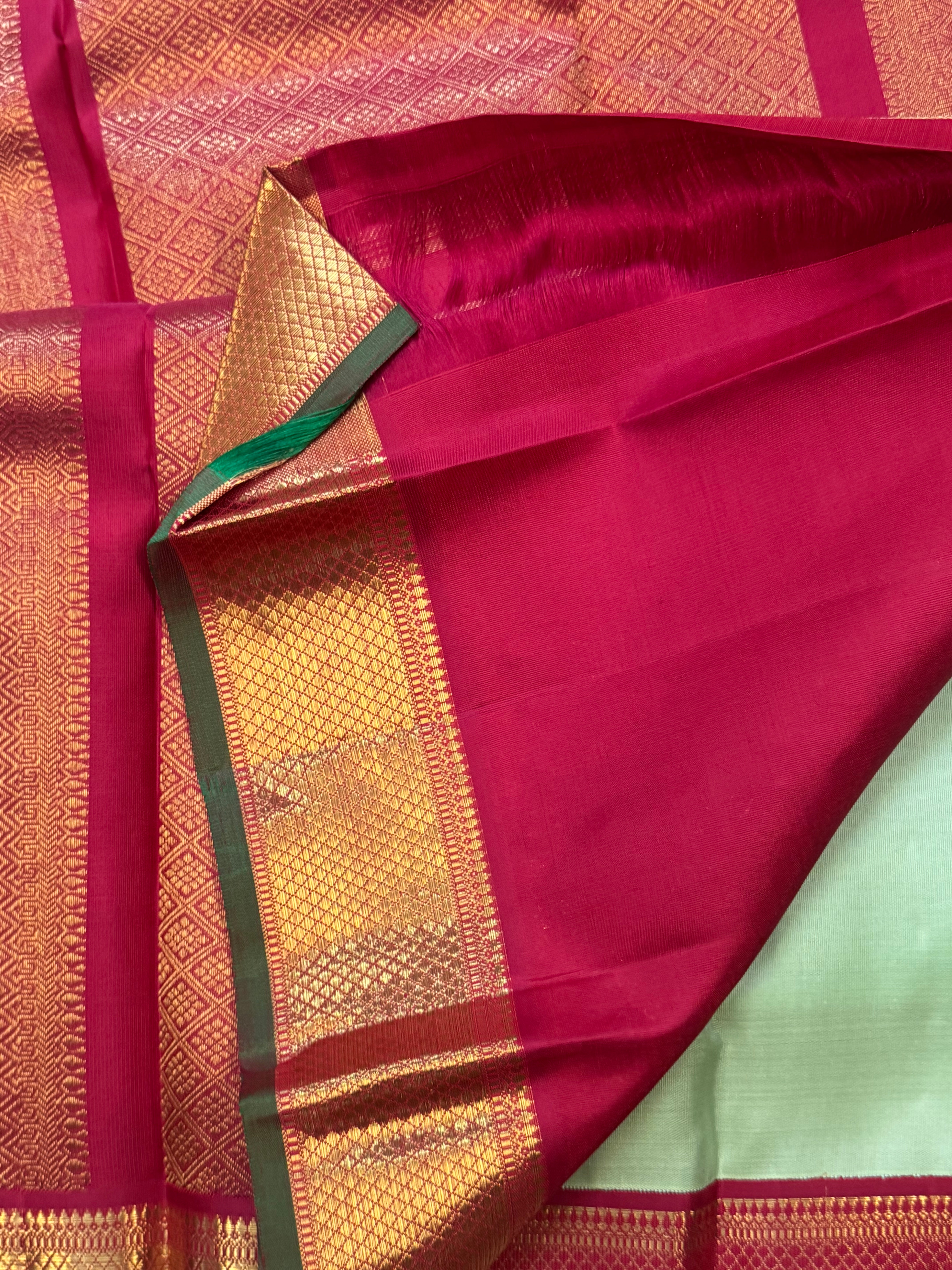 AALAYAM :   Pista green korvai  kanjipuram silk