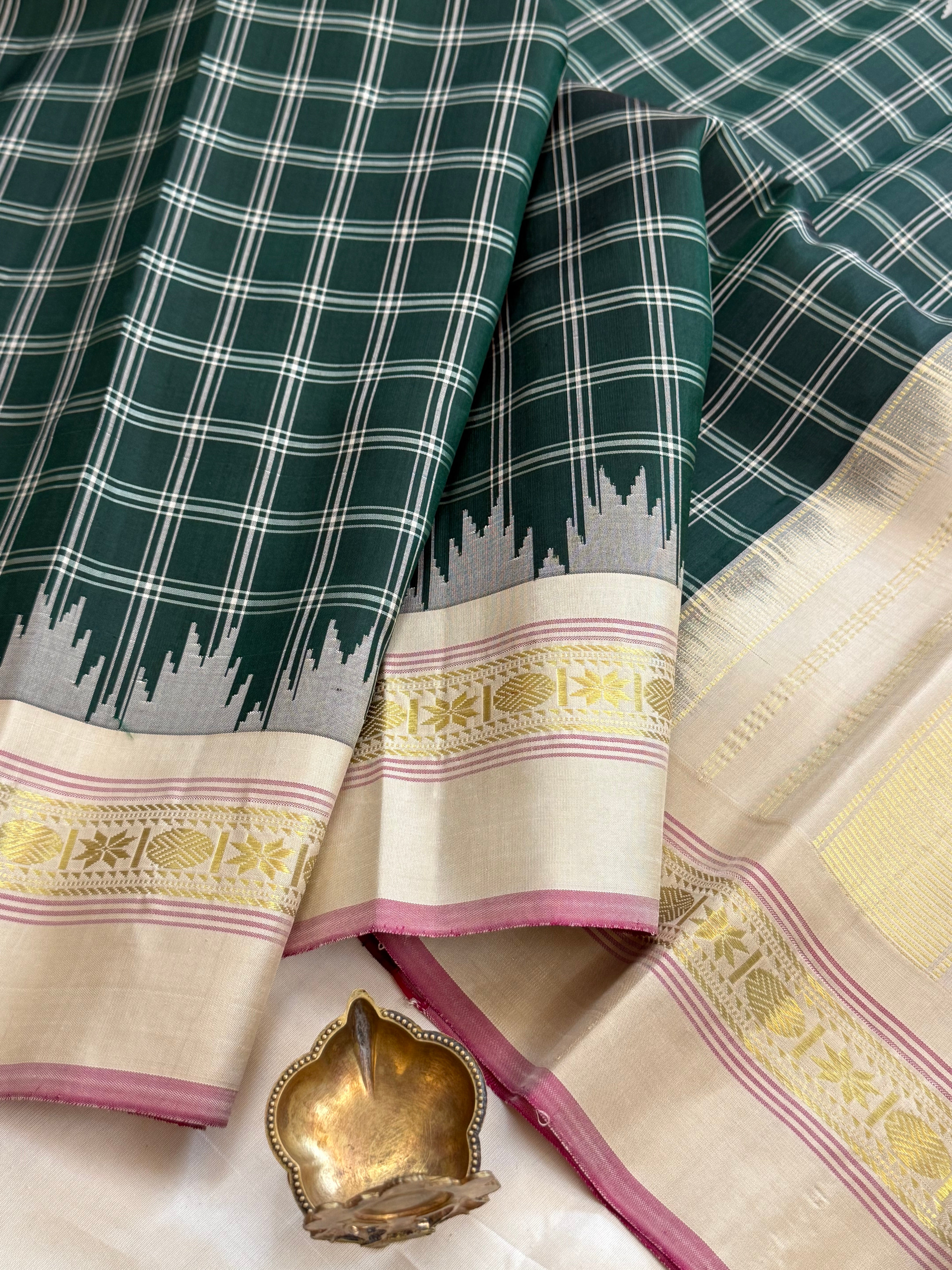 Dark green body checks with rekku border/ Gadwal silk CLSA11298