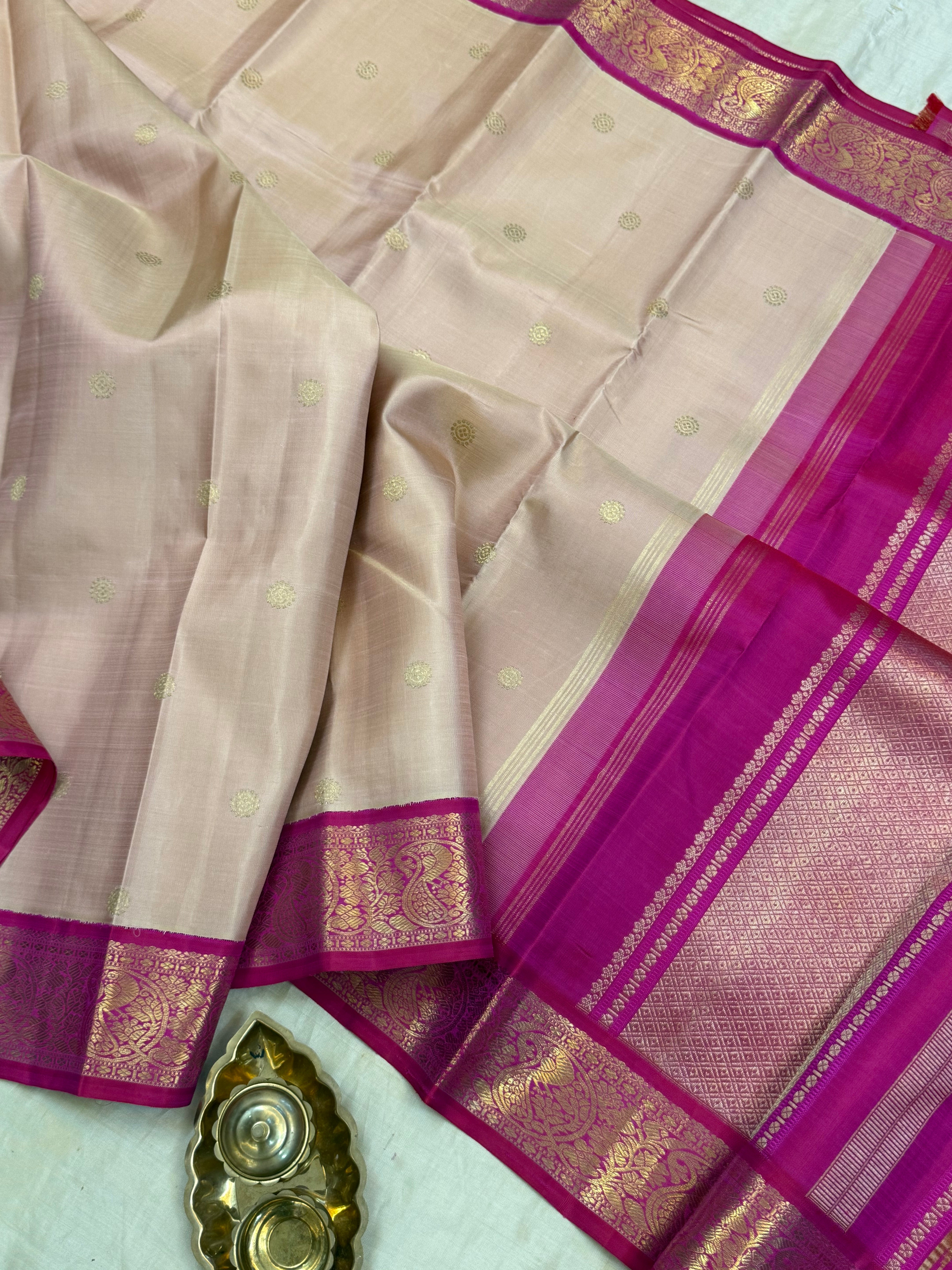 Biscuit  pink Korvai  Kanjipuram silk