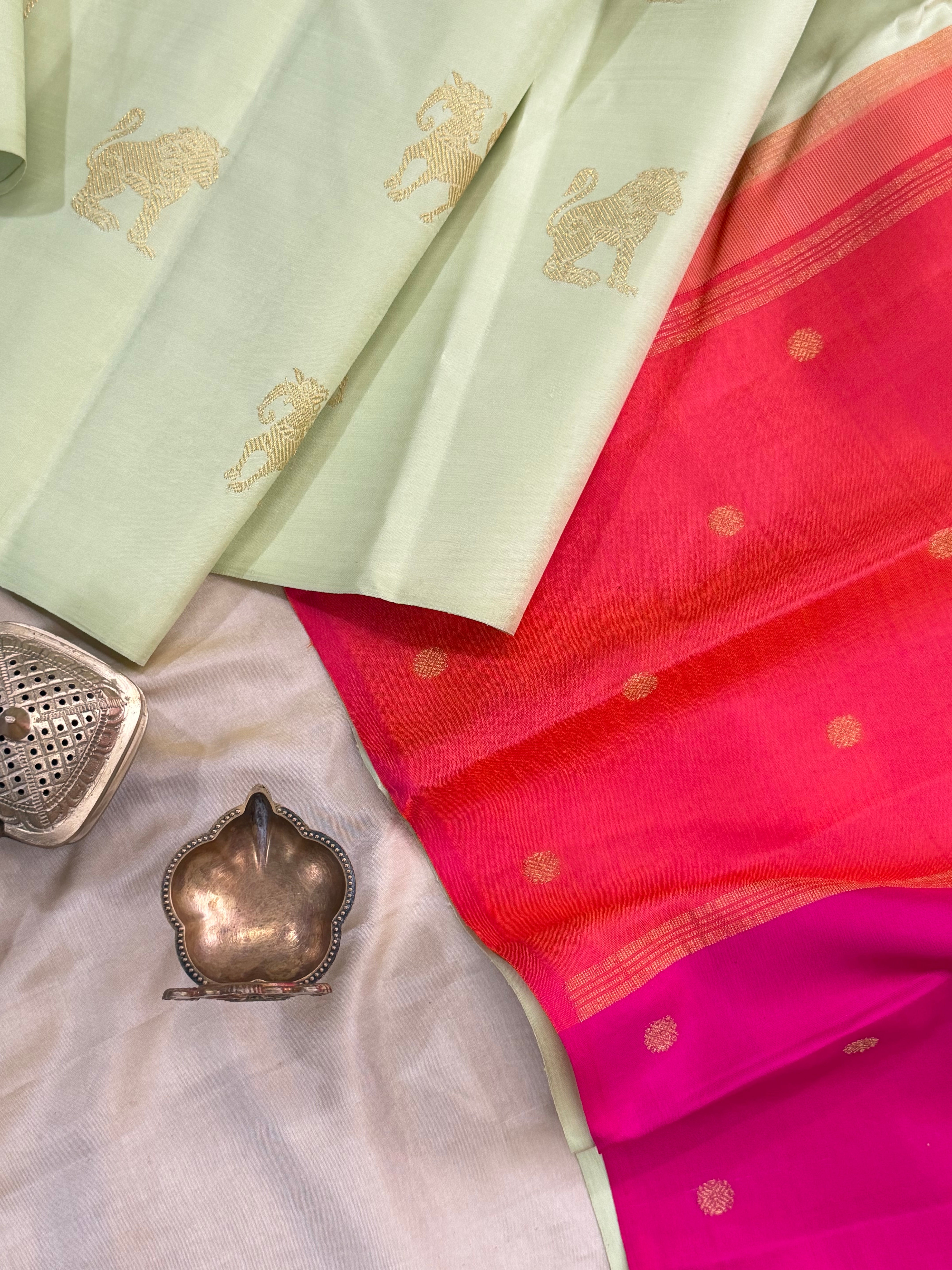 Elakai green Varisai palla  pure Zari Kanjipuram silk