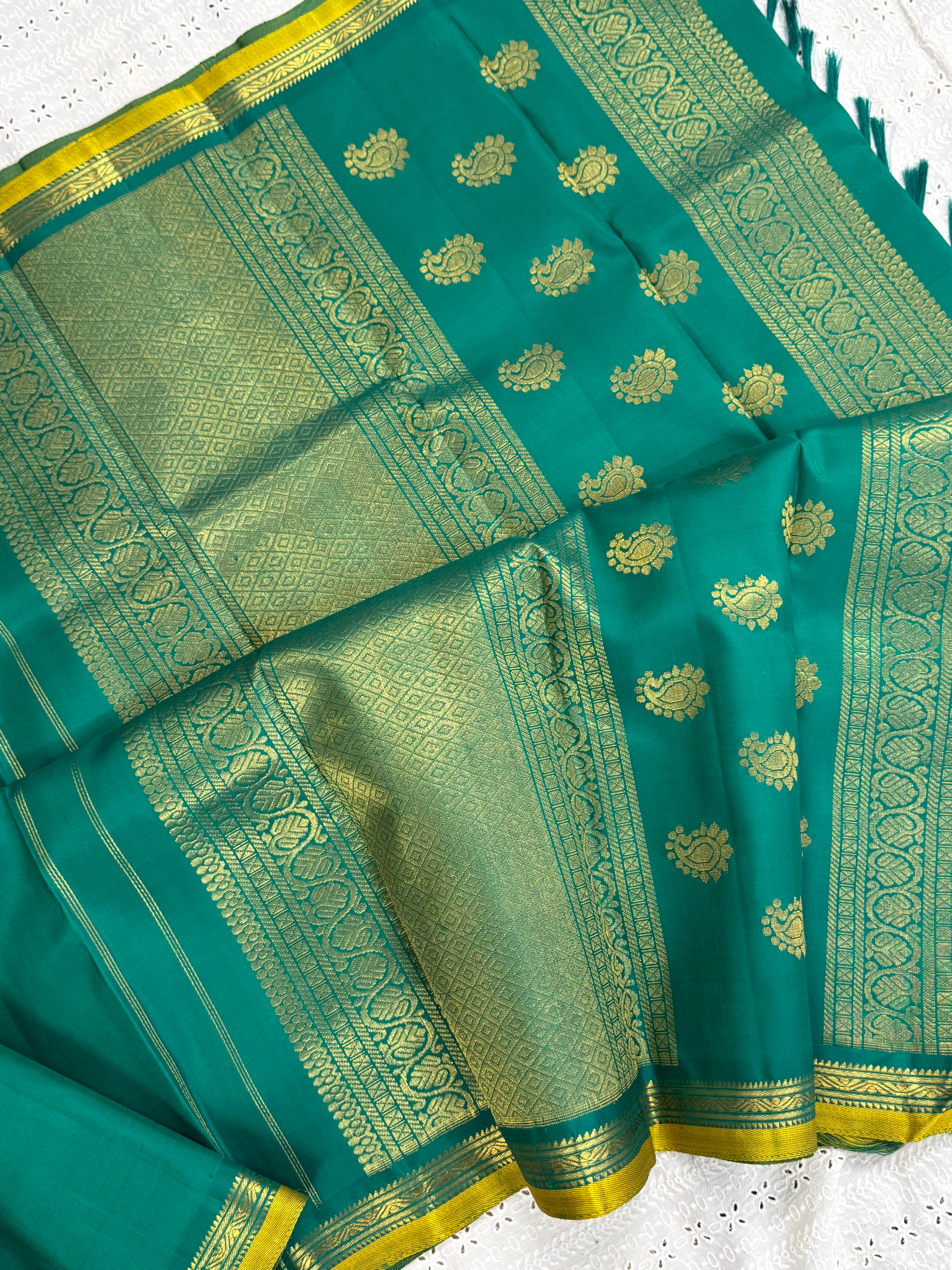 Green small border/ Arani silk
