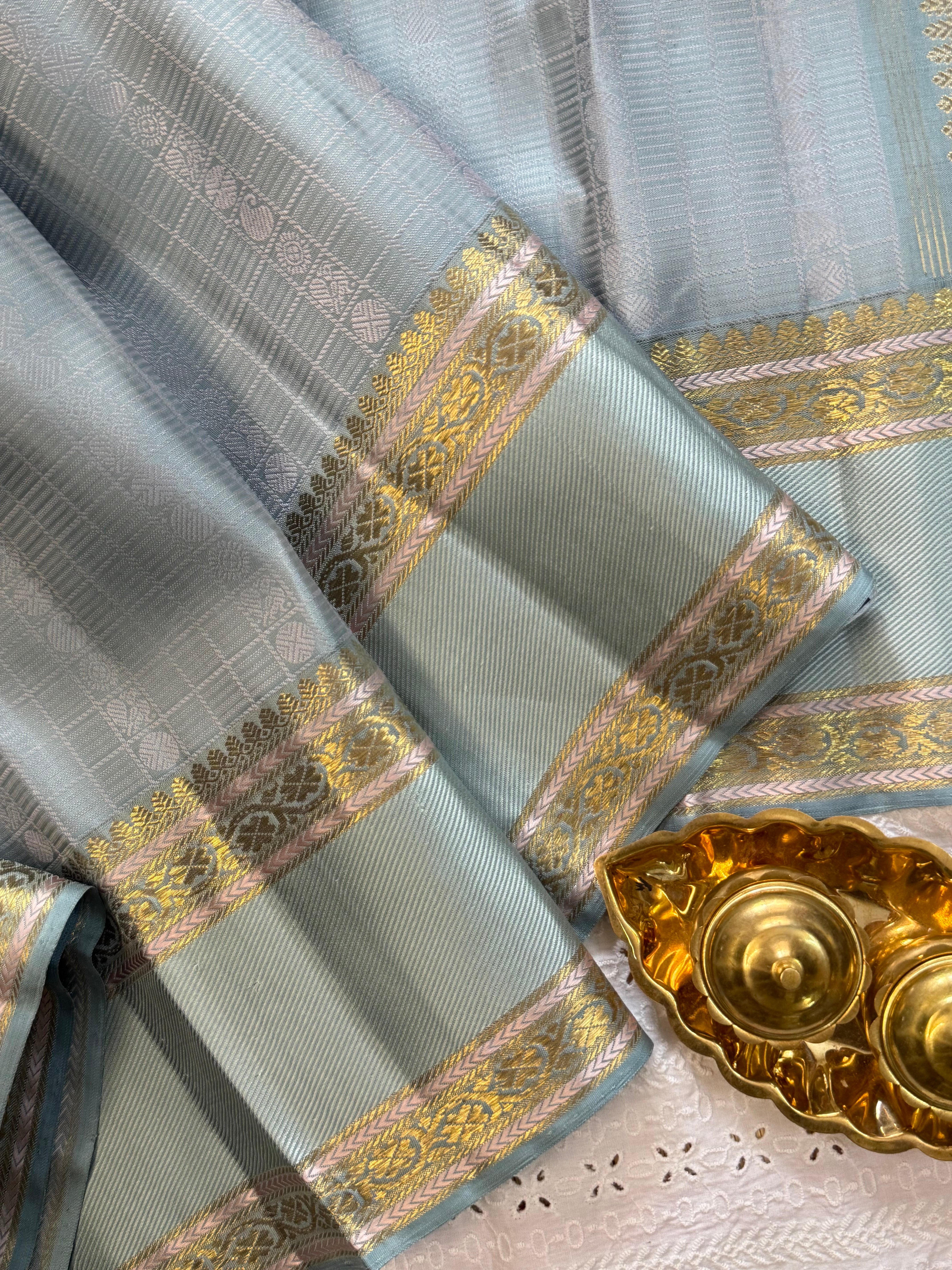 Powder blue kattam butta / Kanjipuram silk