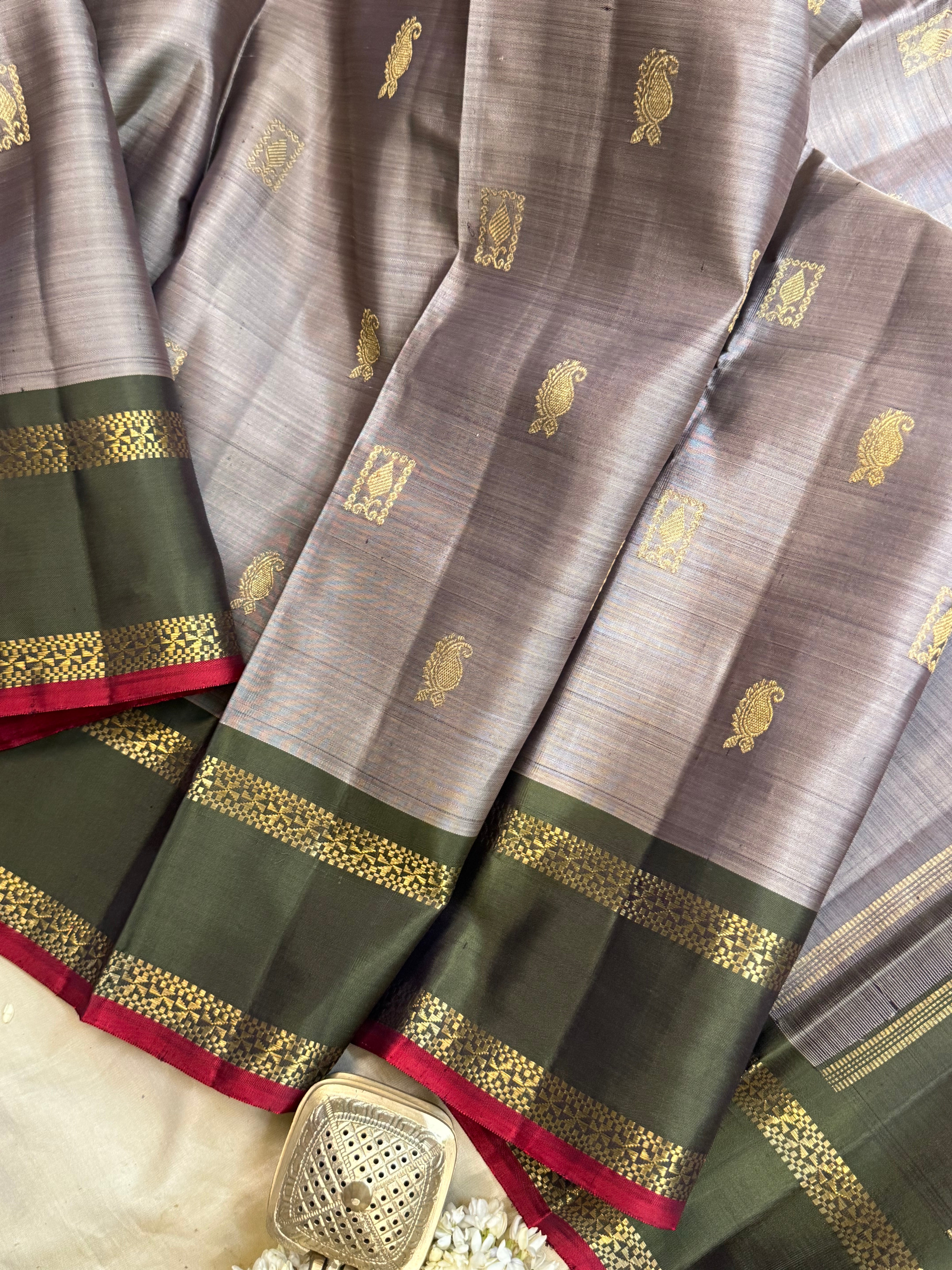 Greyish green unique butta / Kanjipuram silk
