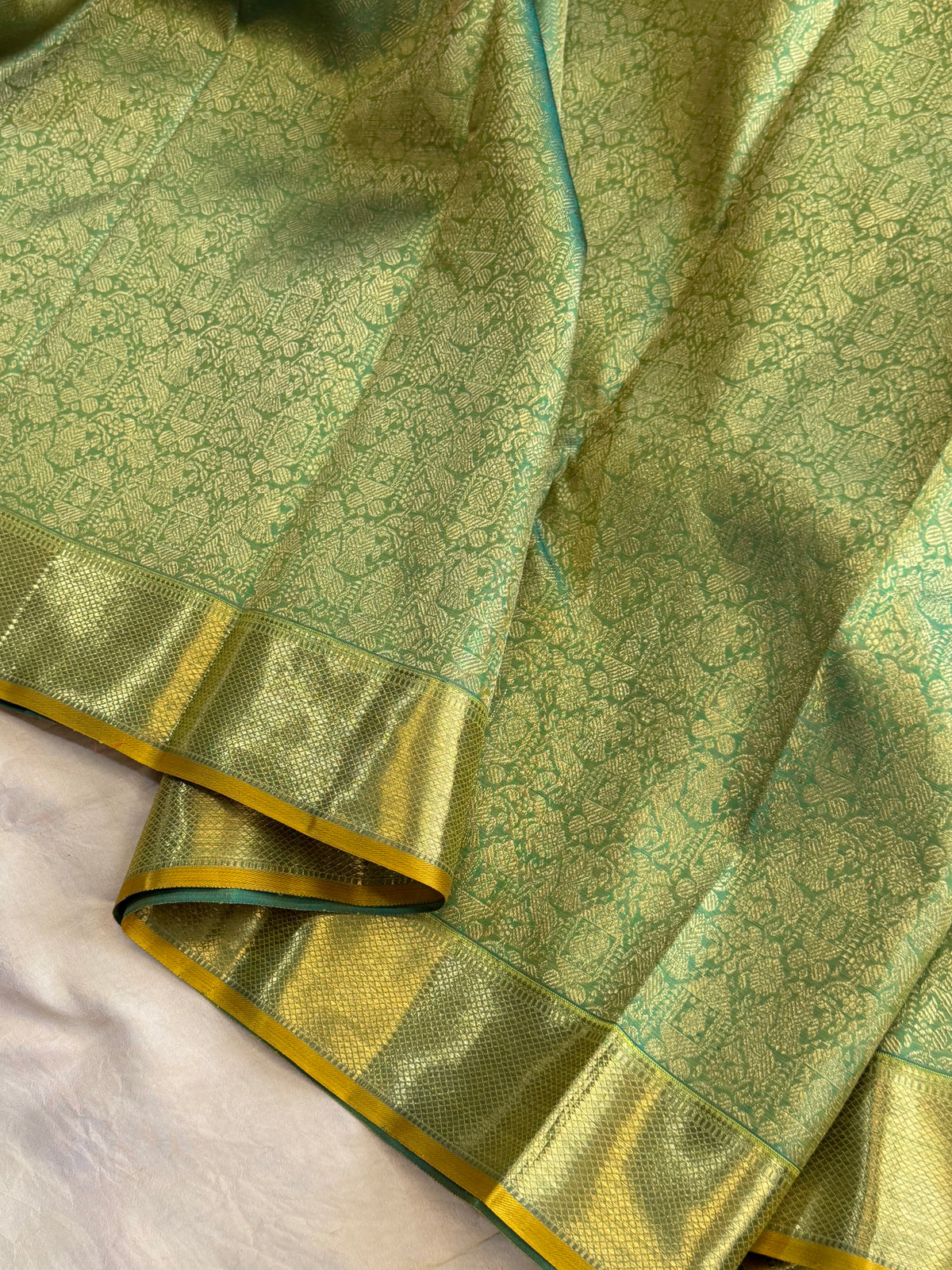 - pure Zari Kanjipuram silk