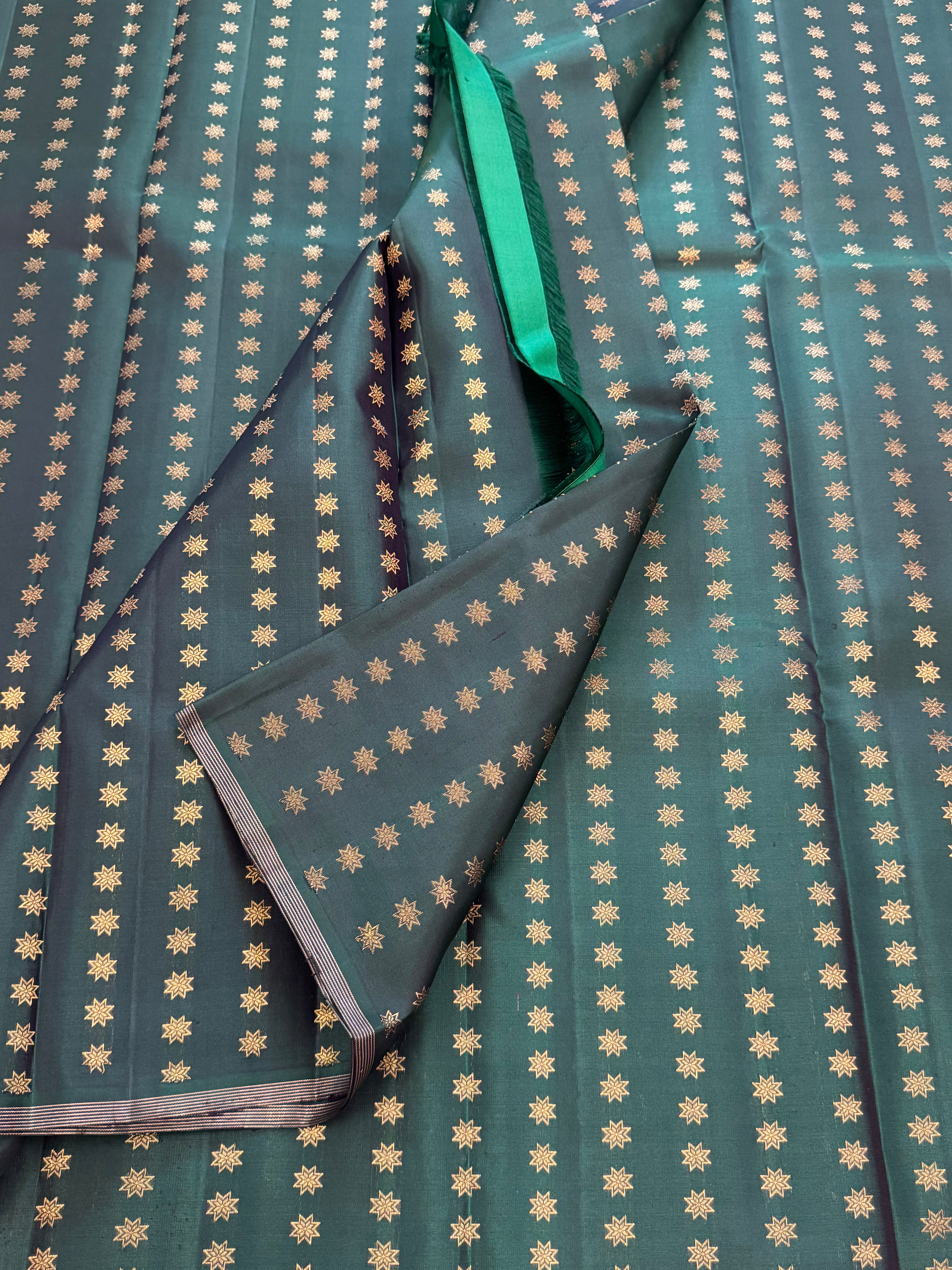 Dark green star butta zari butta / Kanjipuram blouse fabric (per metre)