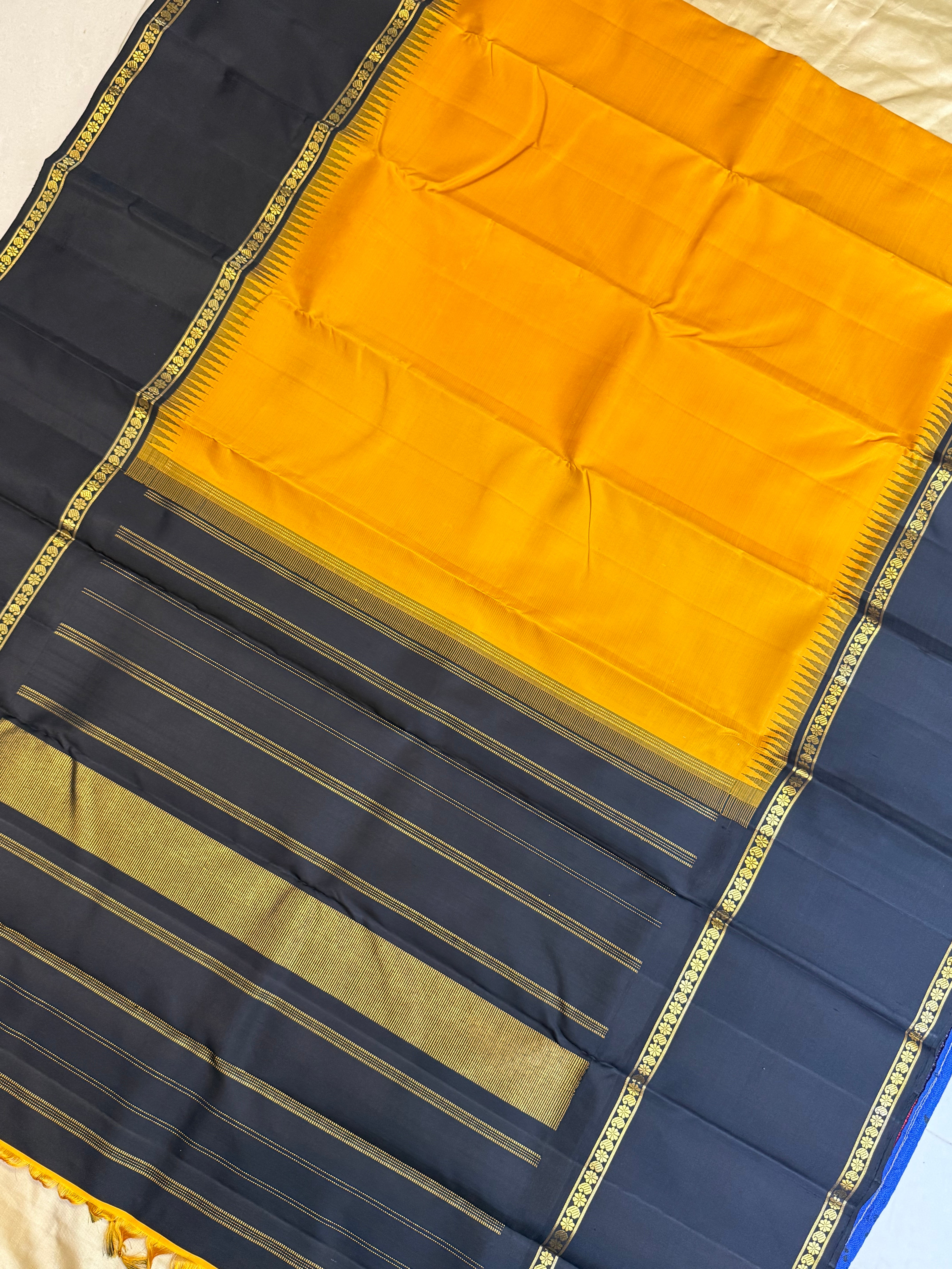 Golden yellow and black rettapet border/ Arani silk