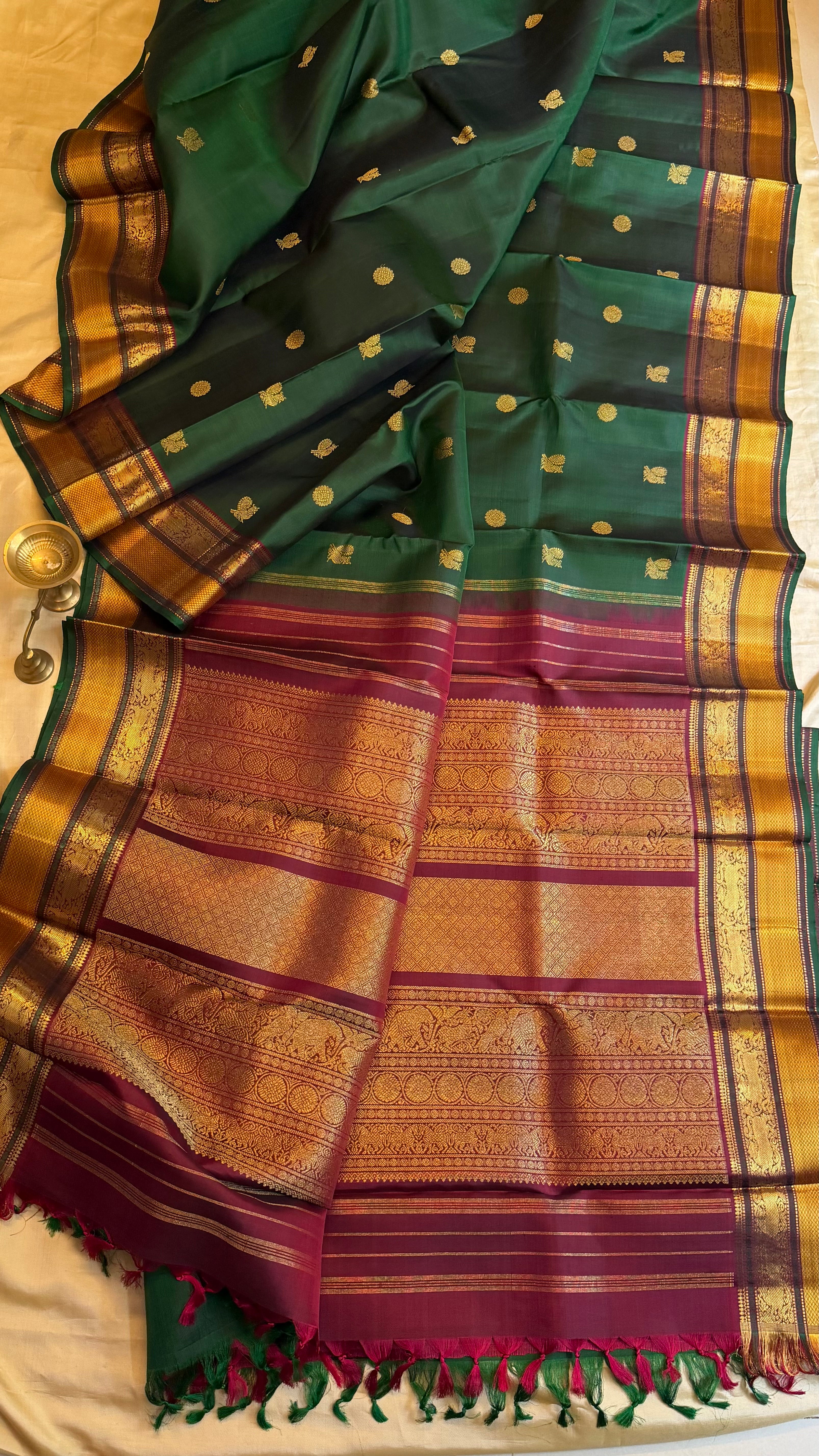 Dark green yazhli pet / Kanjipuram silk