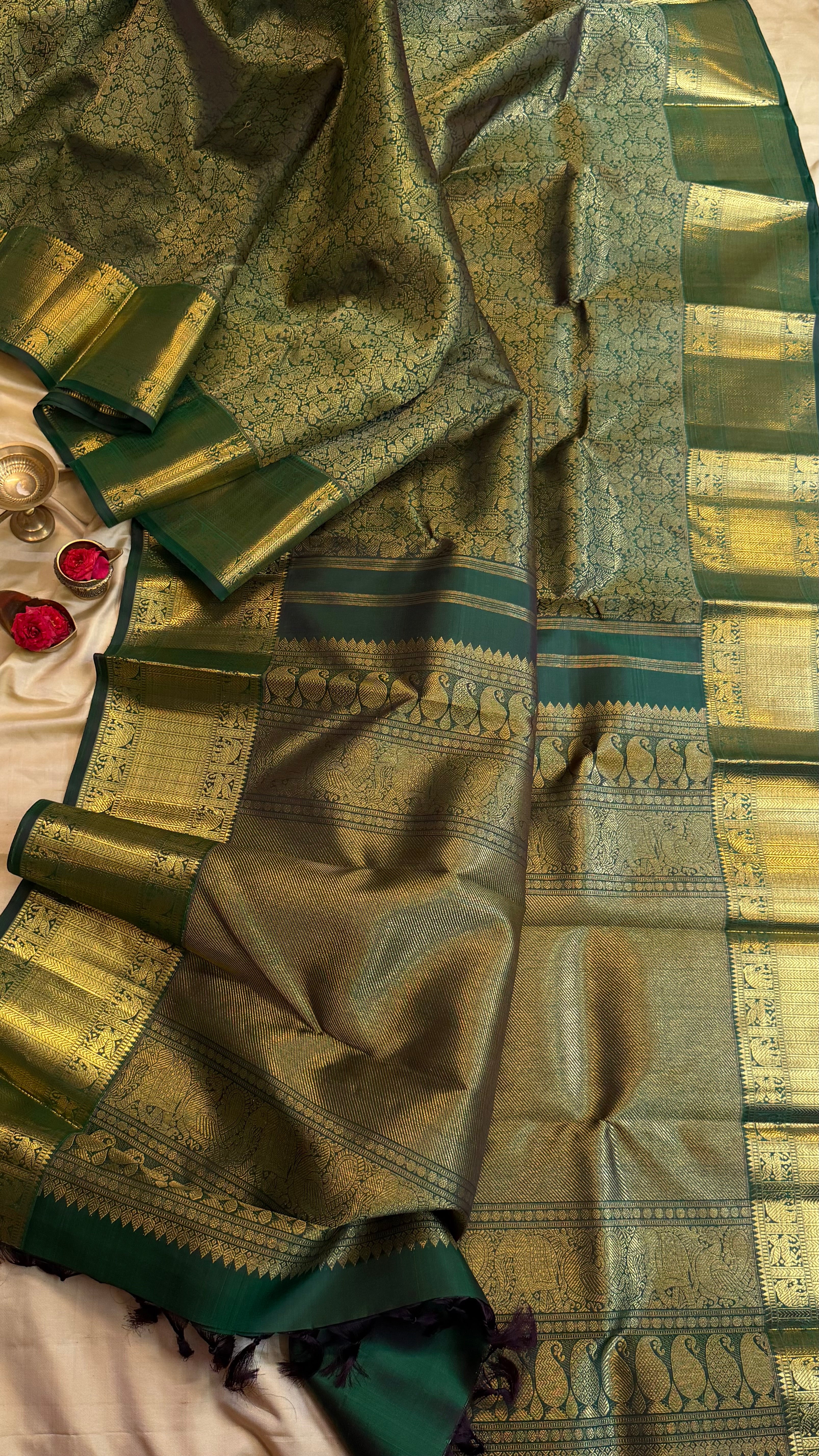 Vaibhogam :  Green vanasingaram brocade Kanjipuram silk