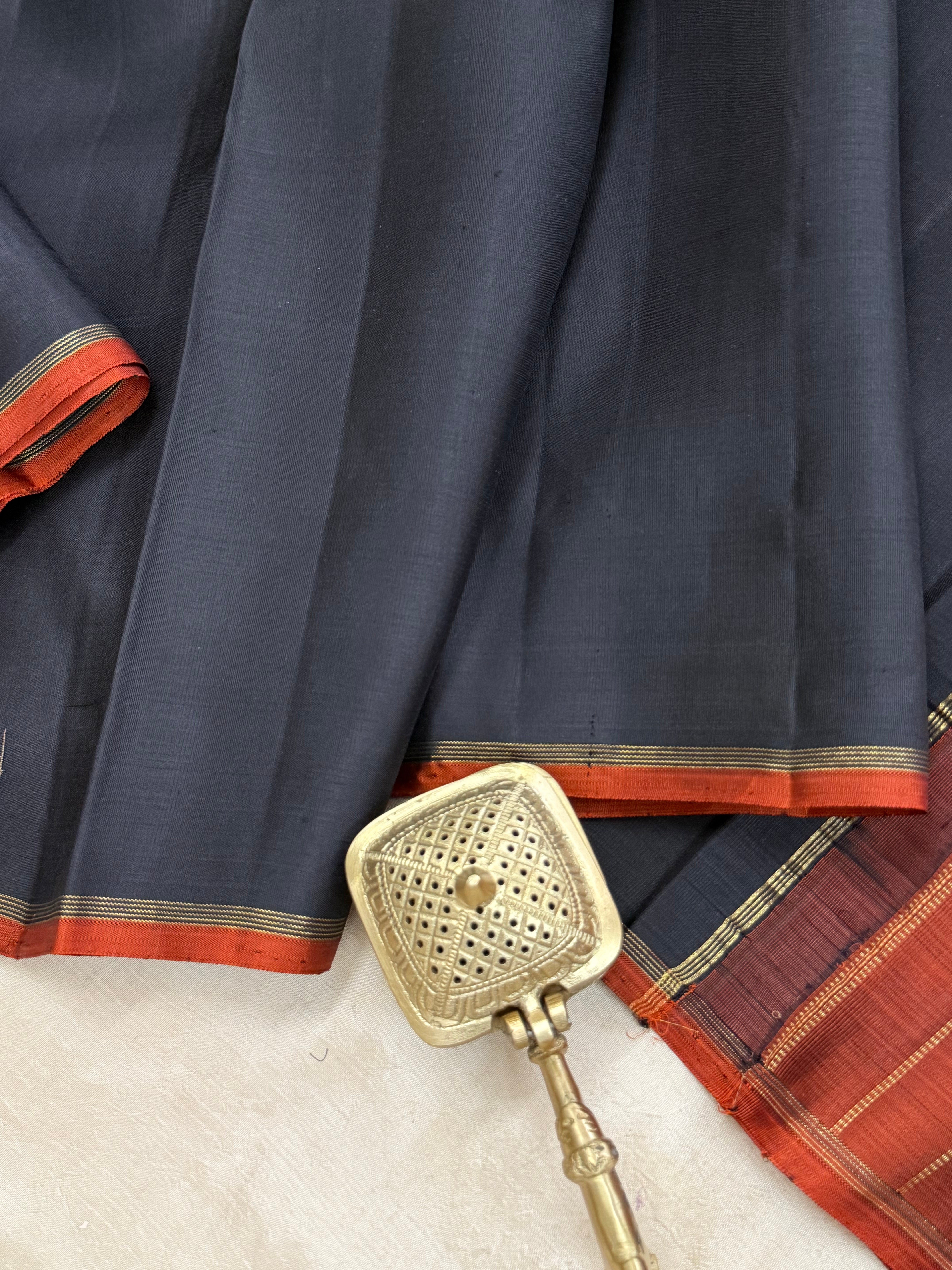 Black and rust borderless/ Kanjipuram silk