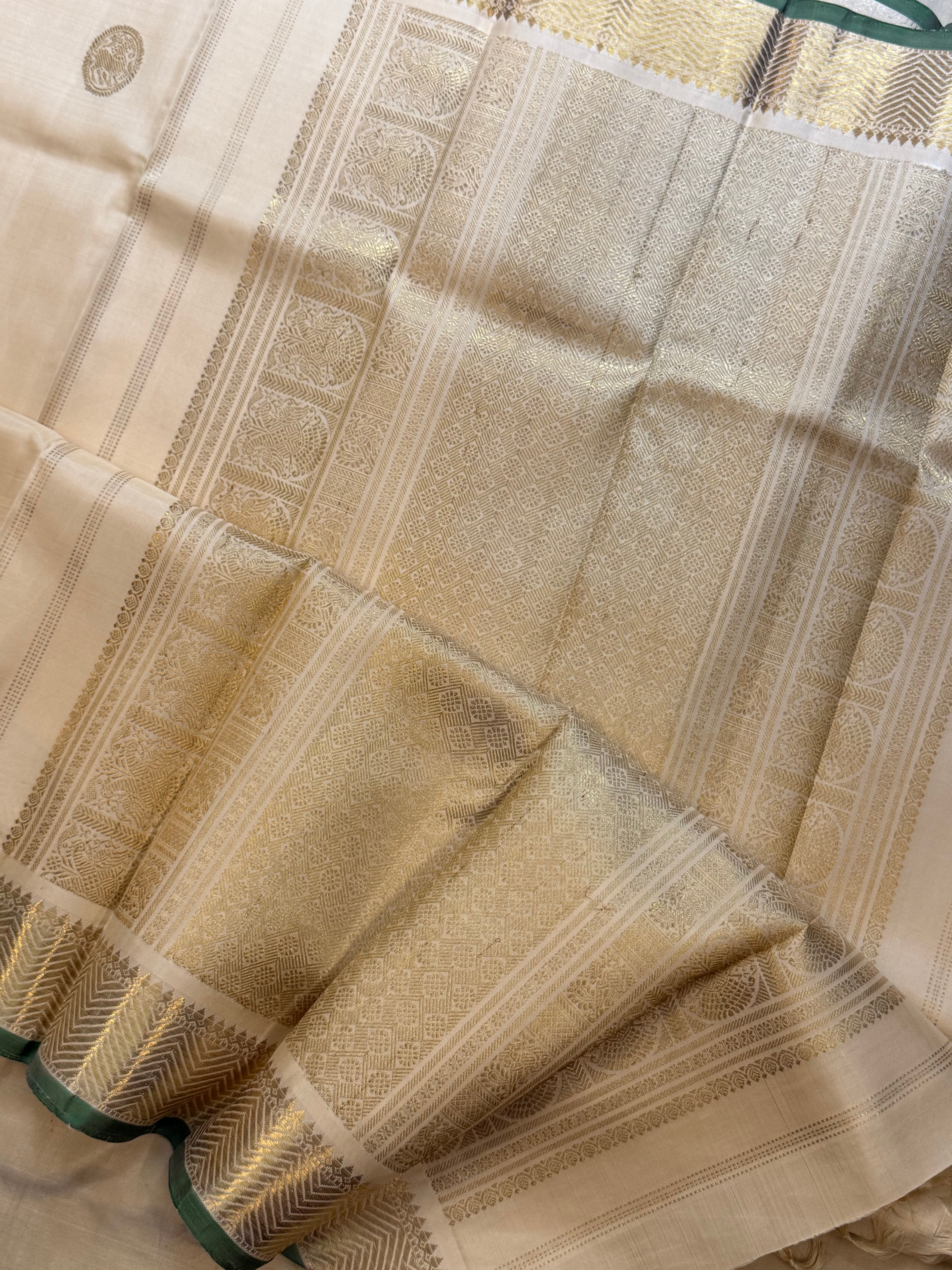Onam edit - Offwhite yazhi round butta / Kanjipuram silk CLSA4434