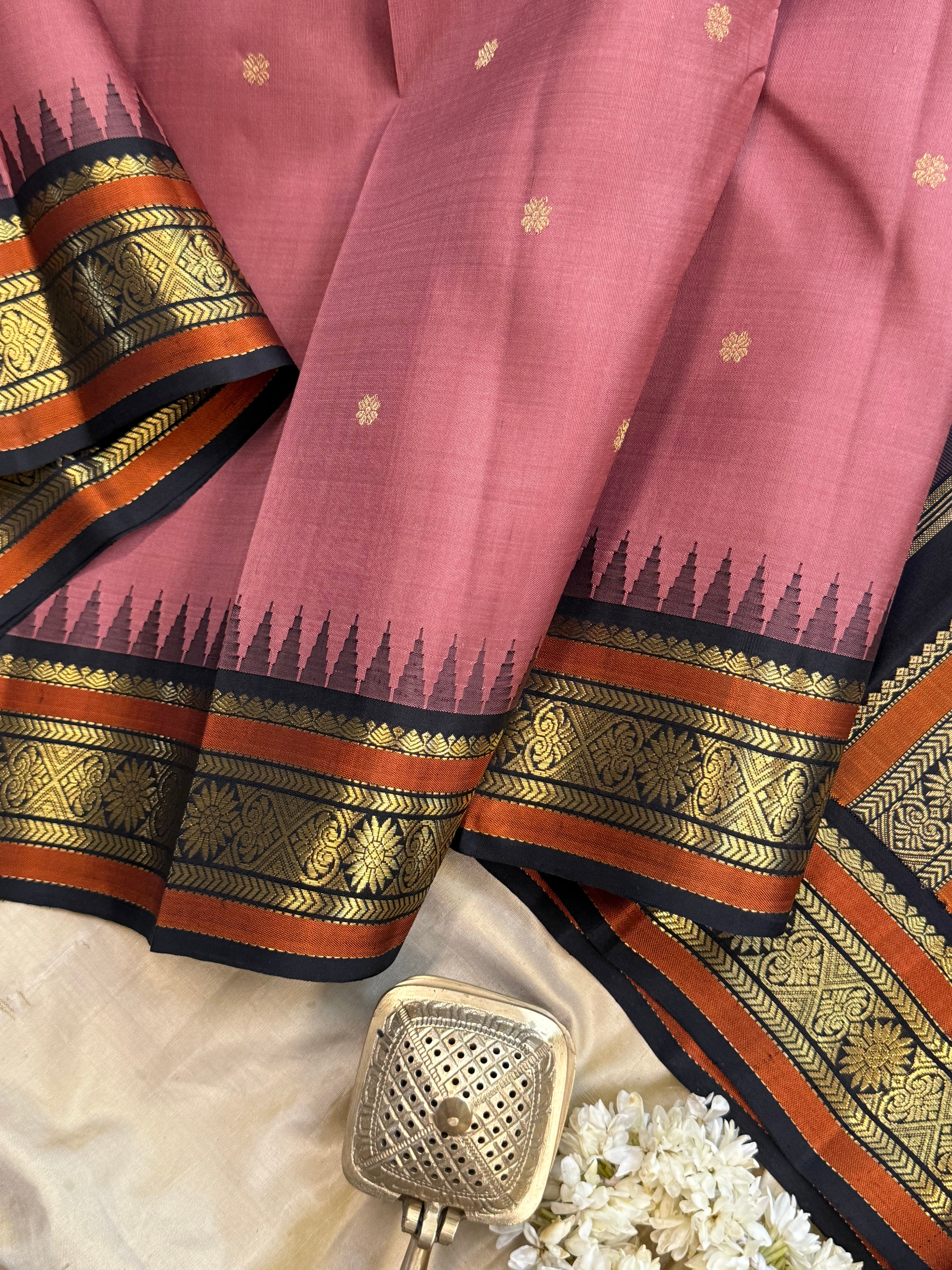 Rosewood pink and black kai korvai/ Kanjipuram silk