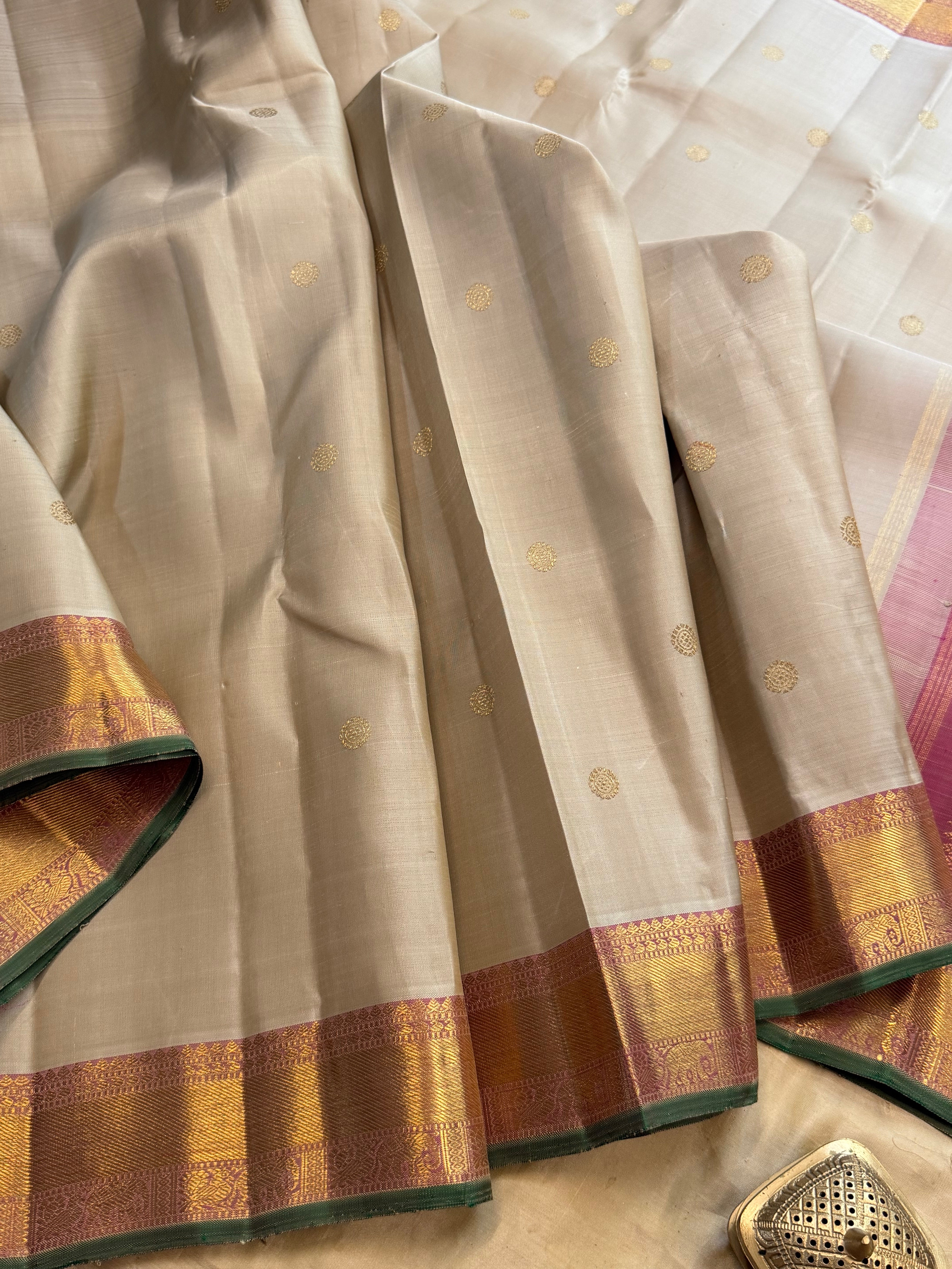 Moha : beige pink   pure Zari Kanjipuram silk