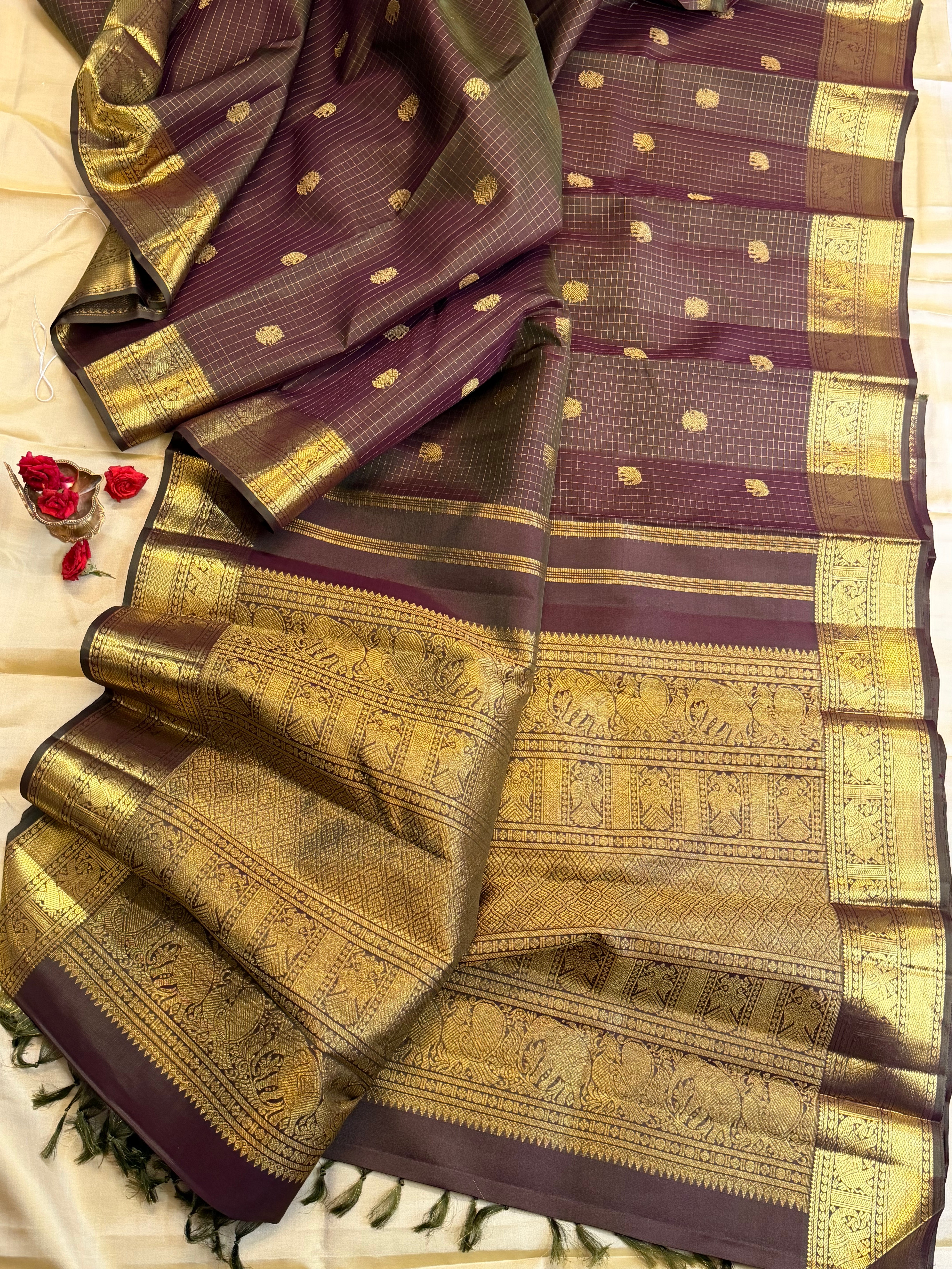 Mann : earthy hues in pure Zari Kanjipuram silk
