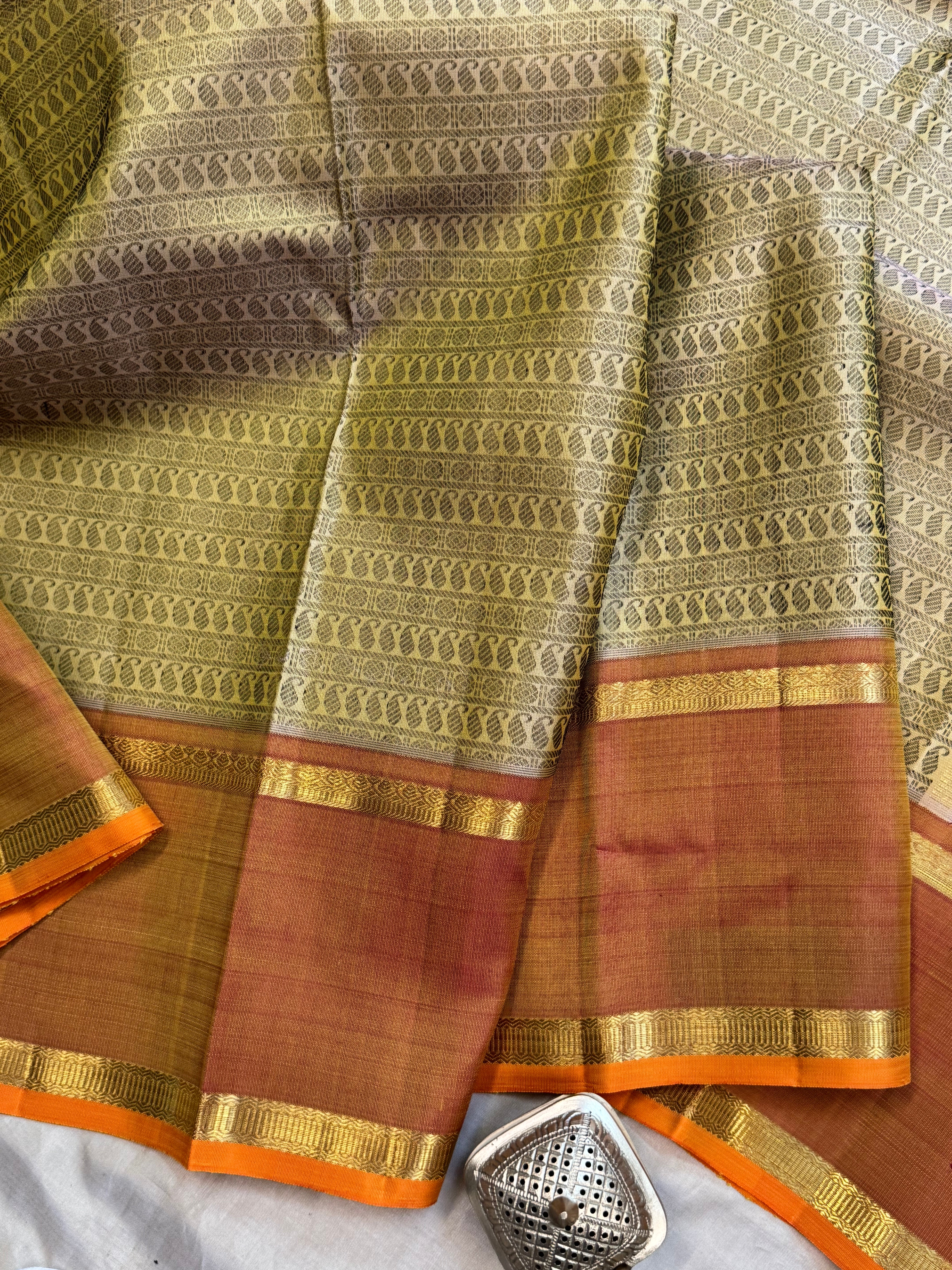 Creamish gold varisapet rust border  / kanjipuram silk