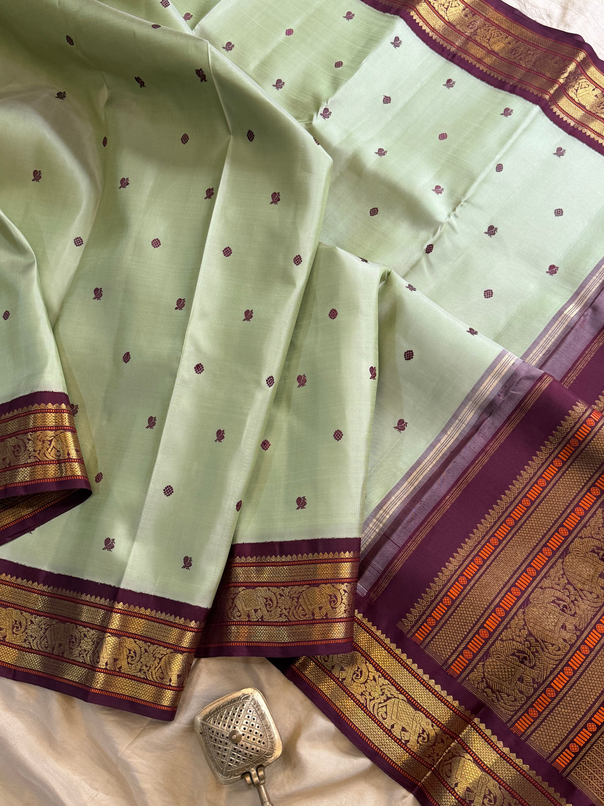 Pista green  Kai Korvai - pure Zari Kanjipuram silk