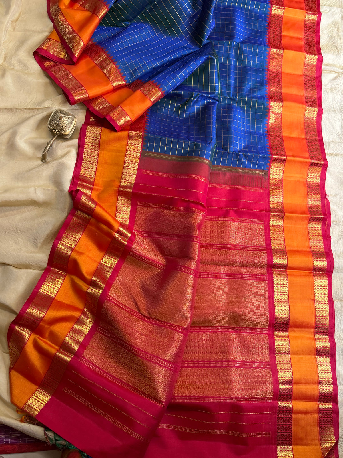 Mayilkazhuthu Kai Korvai Kanjipuram silk