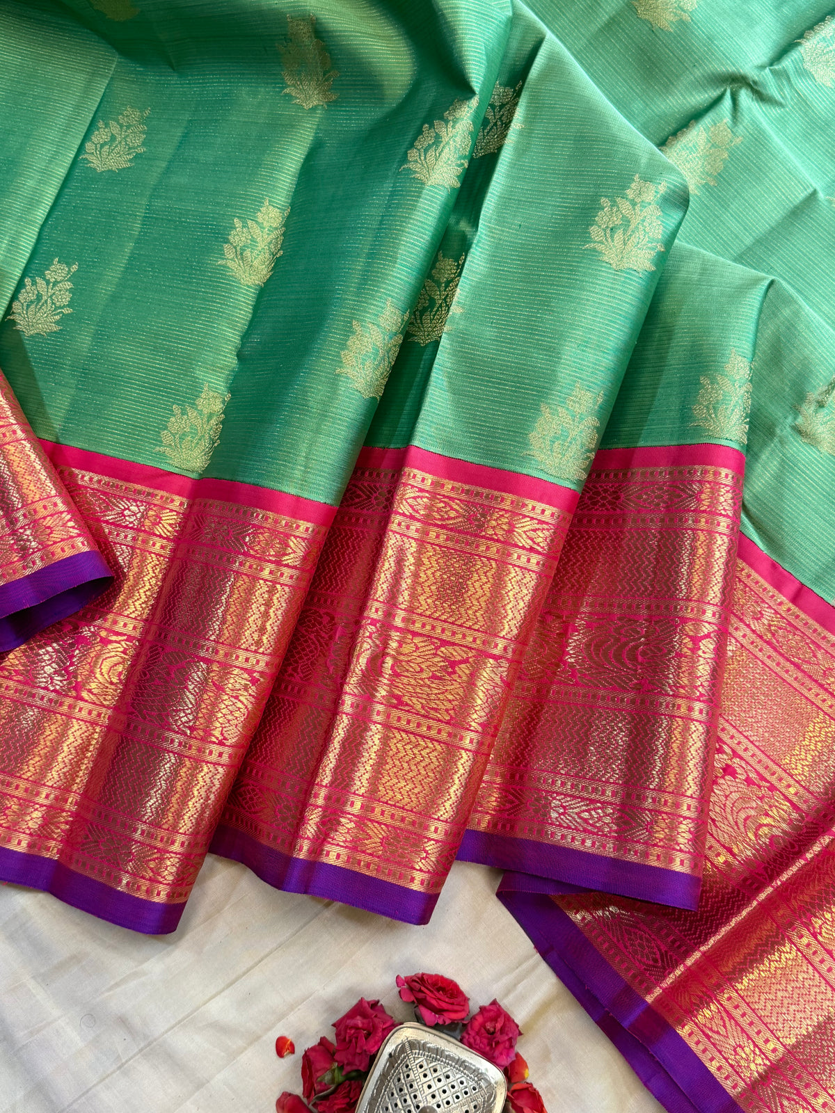 Elakai green Korvai   Vairaoosi / pure Zari Kanjipuram silk