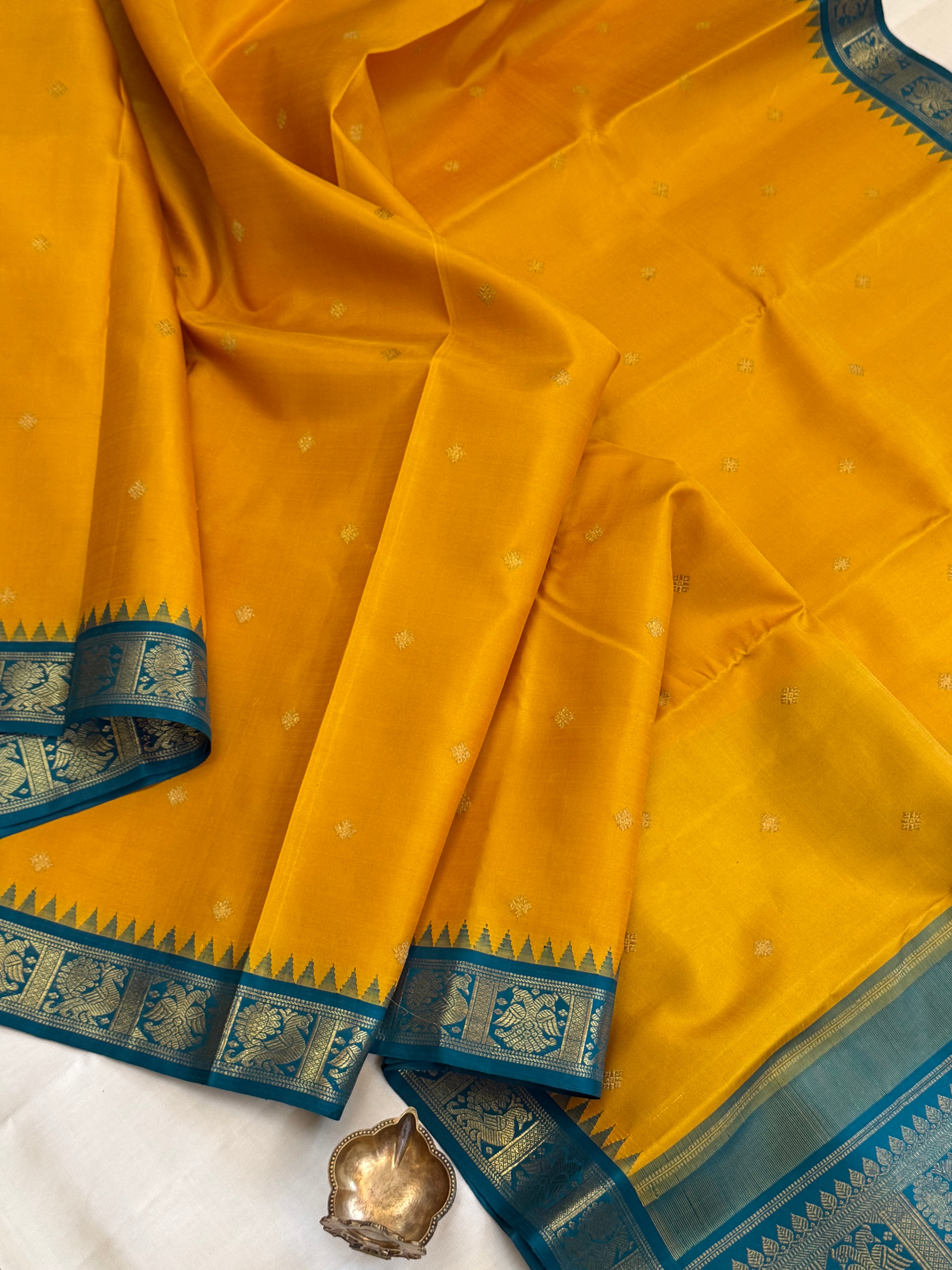 Mustard yellow Kai Korvai with unusual teal blue border/ kanjipuram silk CLSA 10321
