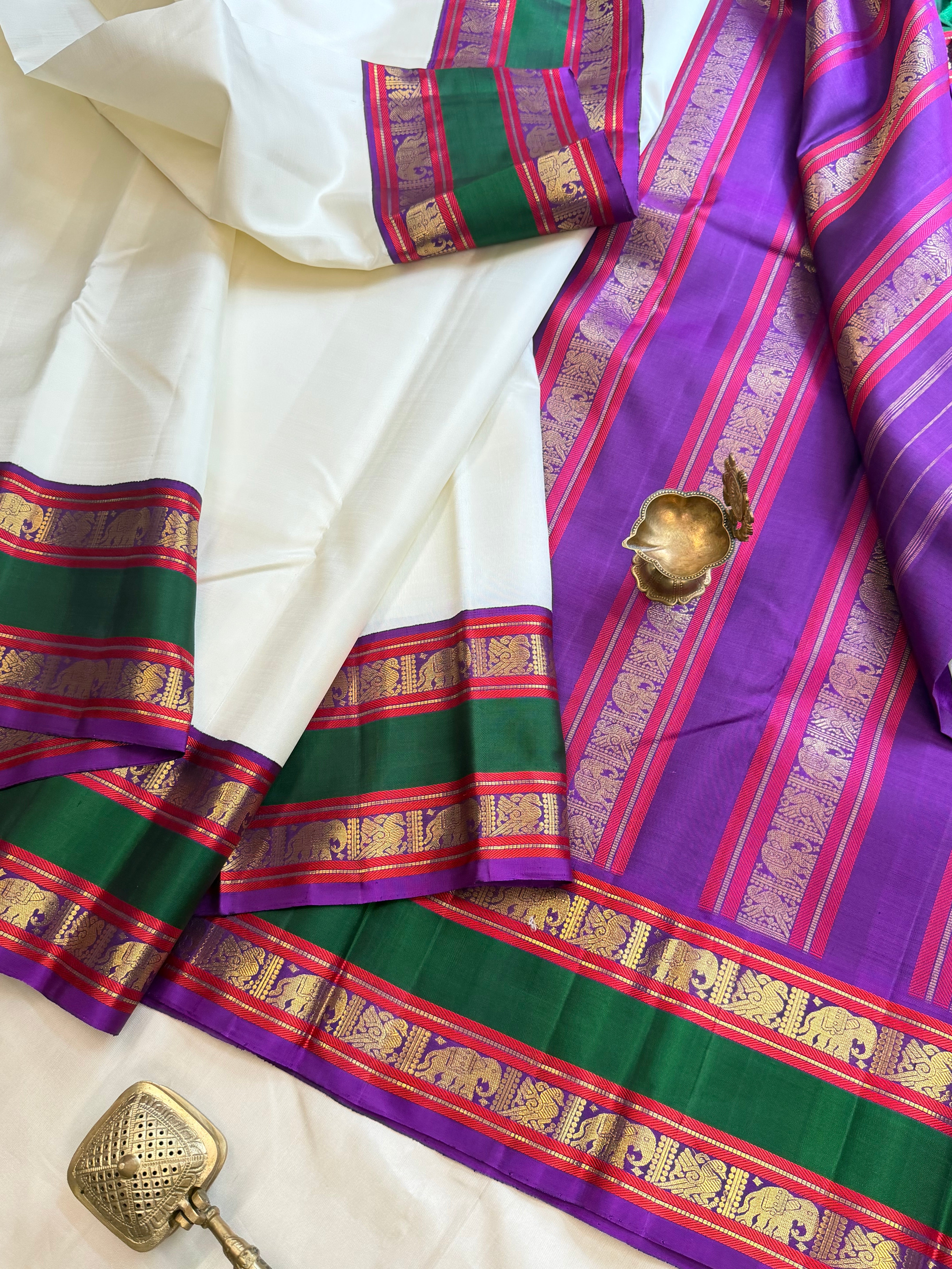 Malligai : off white retta pet  pure Zari Kanjipuram silk