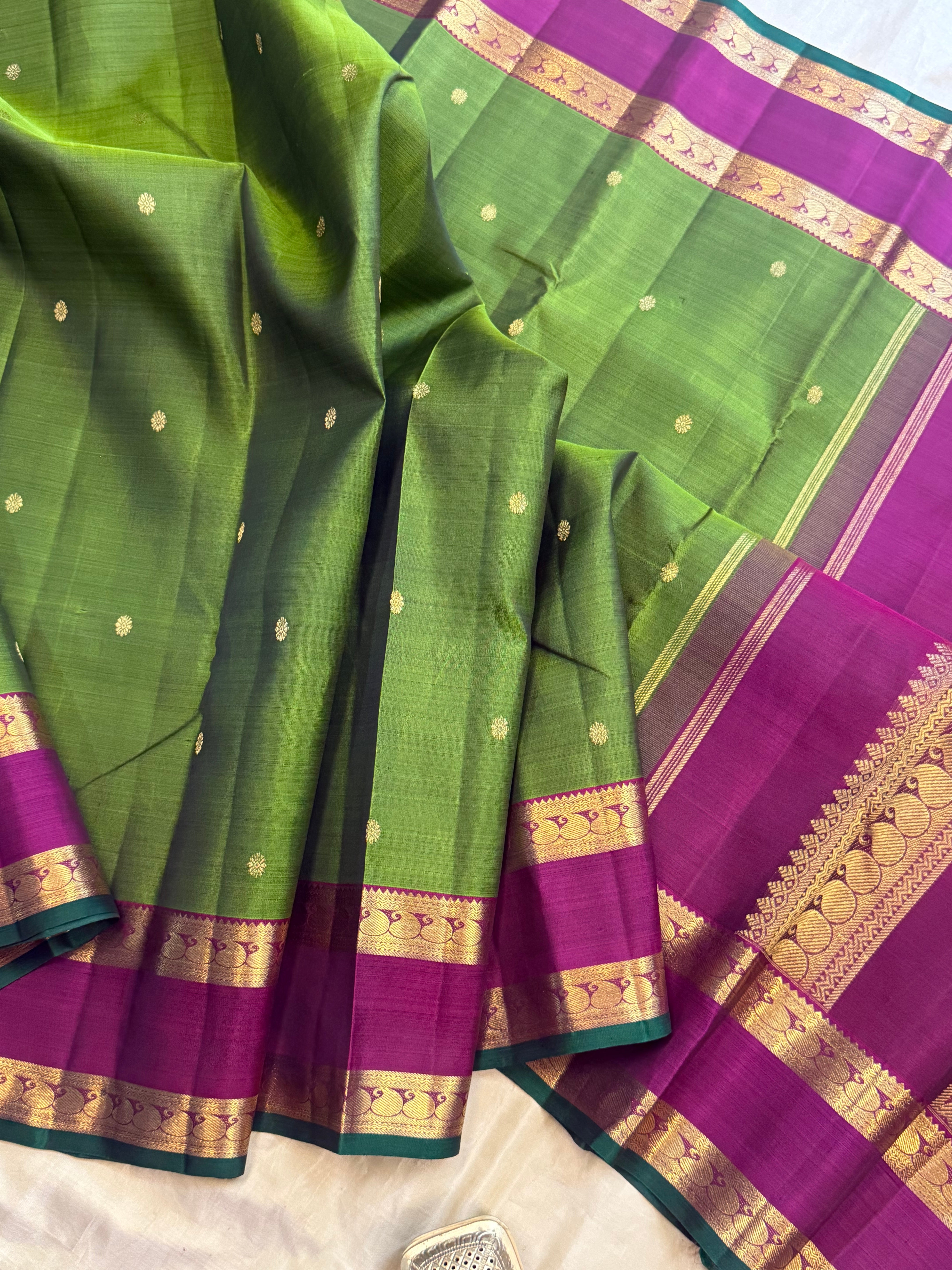 Moha : chutney green retta pet  pure Zari Kanjipuram silk