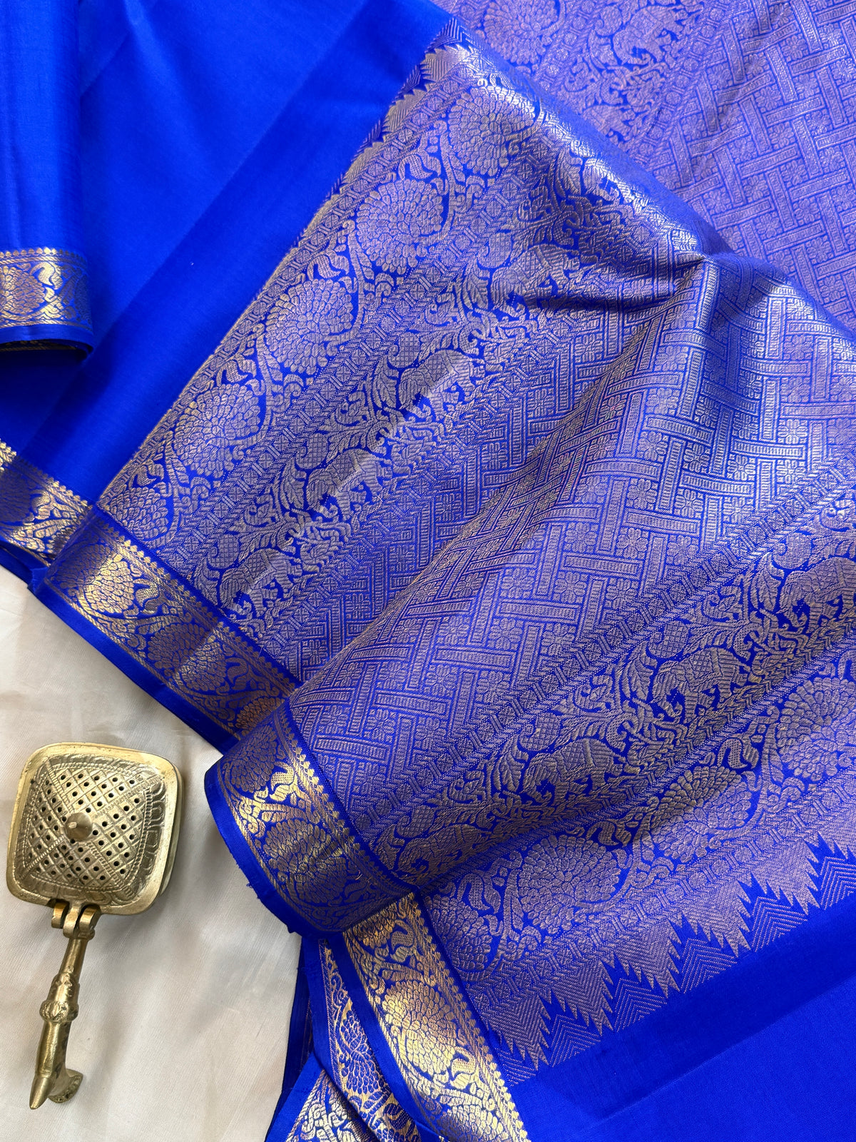 Blue - Day 3 Navarthri colour pure Zari Kanjipuram silk / kili Butta clsa 11626