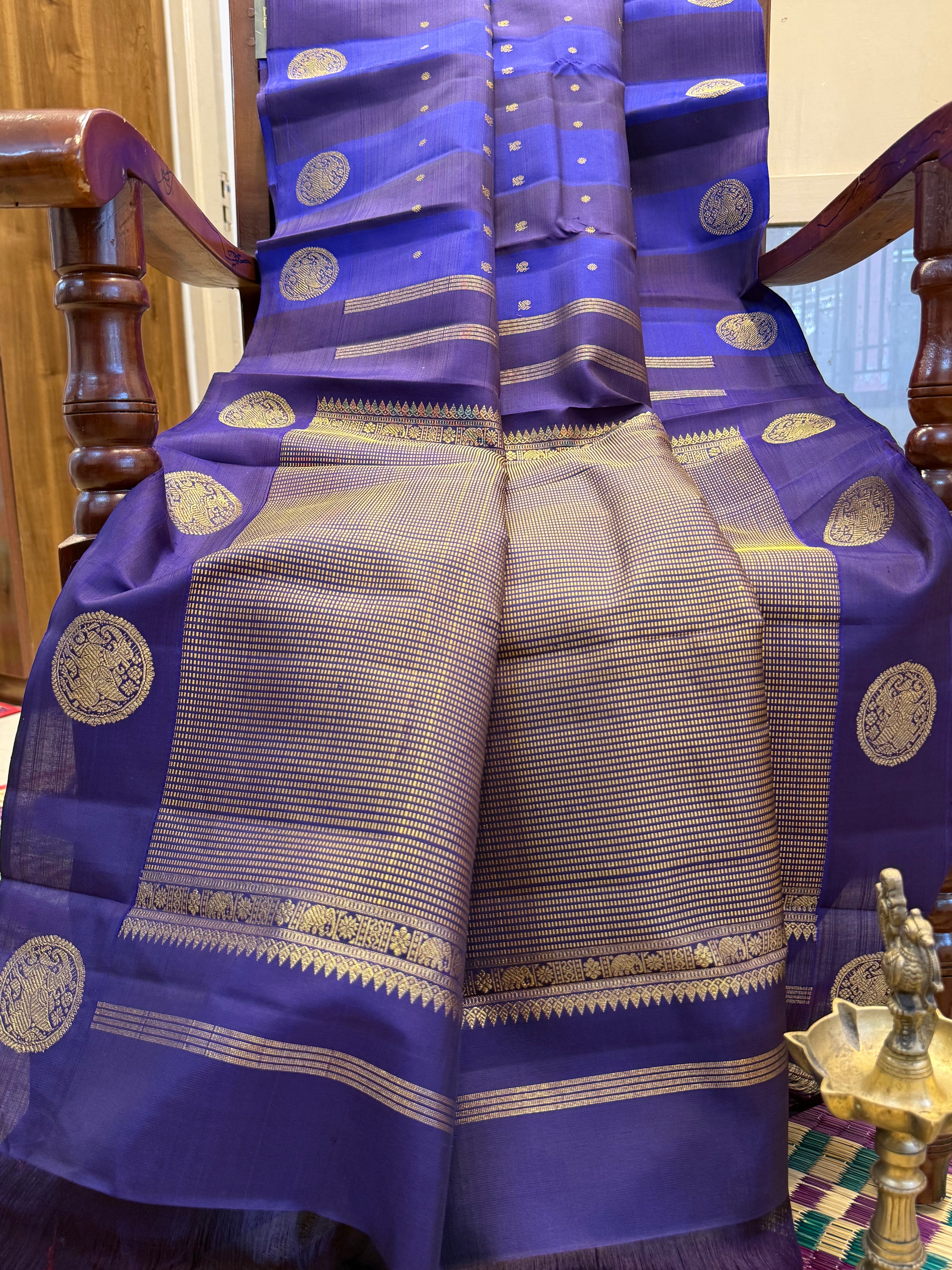 Blue and purple border butta / kanjipuram silk CL9498