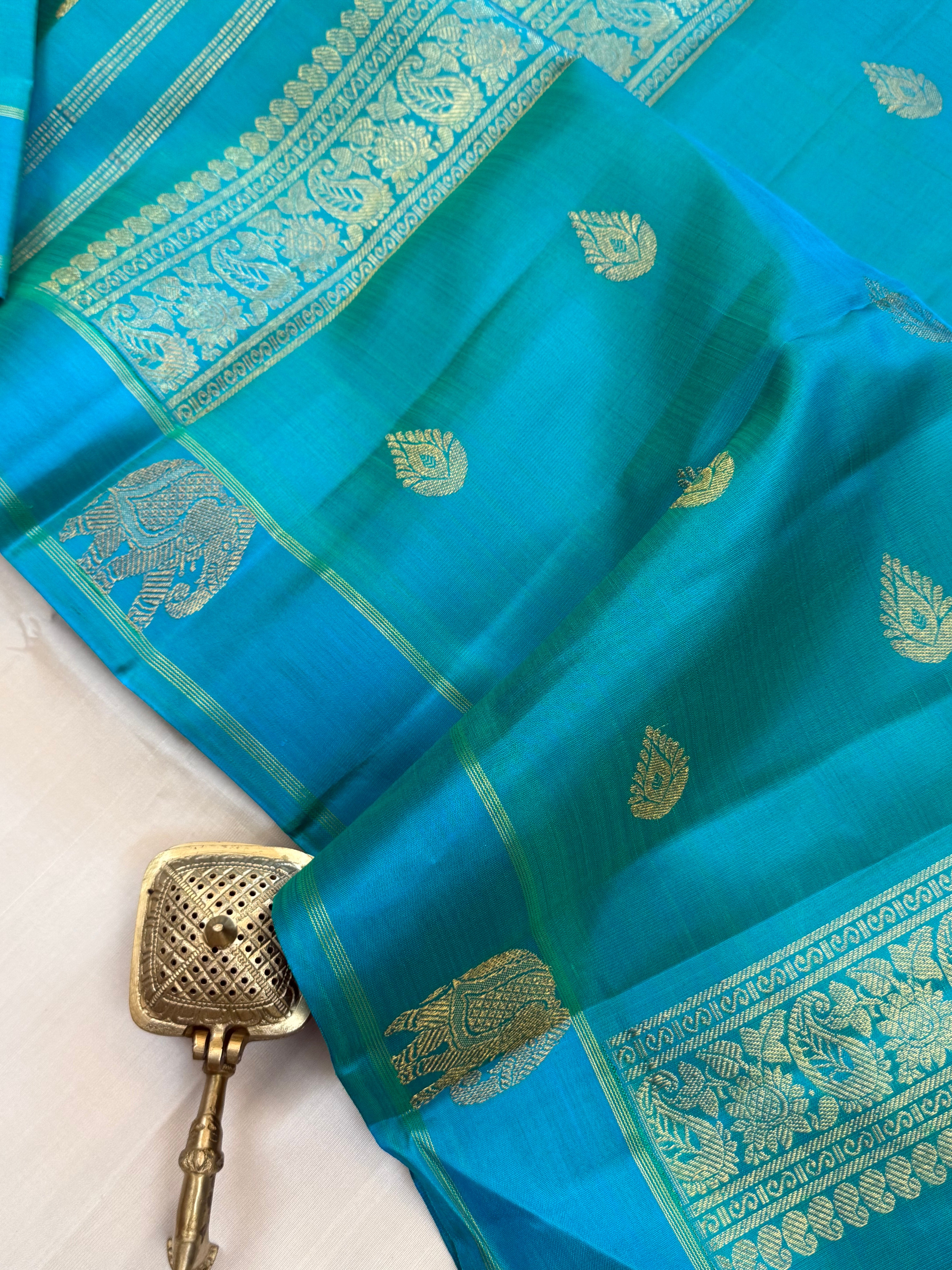 Sea blue with border elephant Butta / kanjipuram silk saree clsa 11106