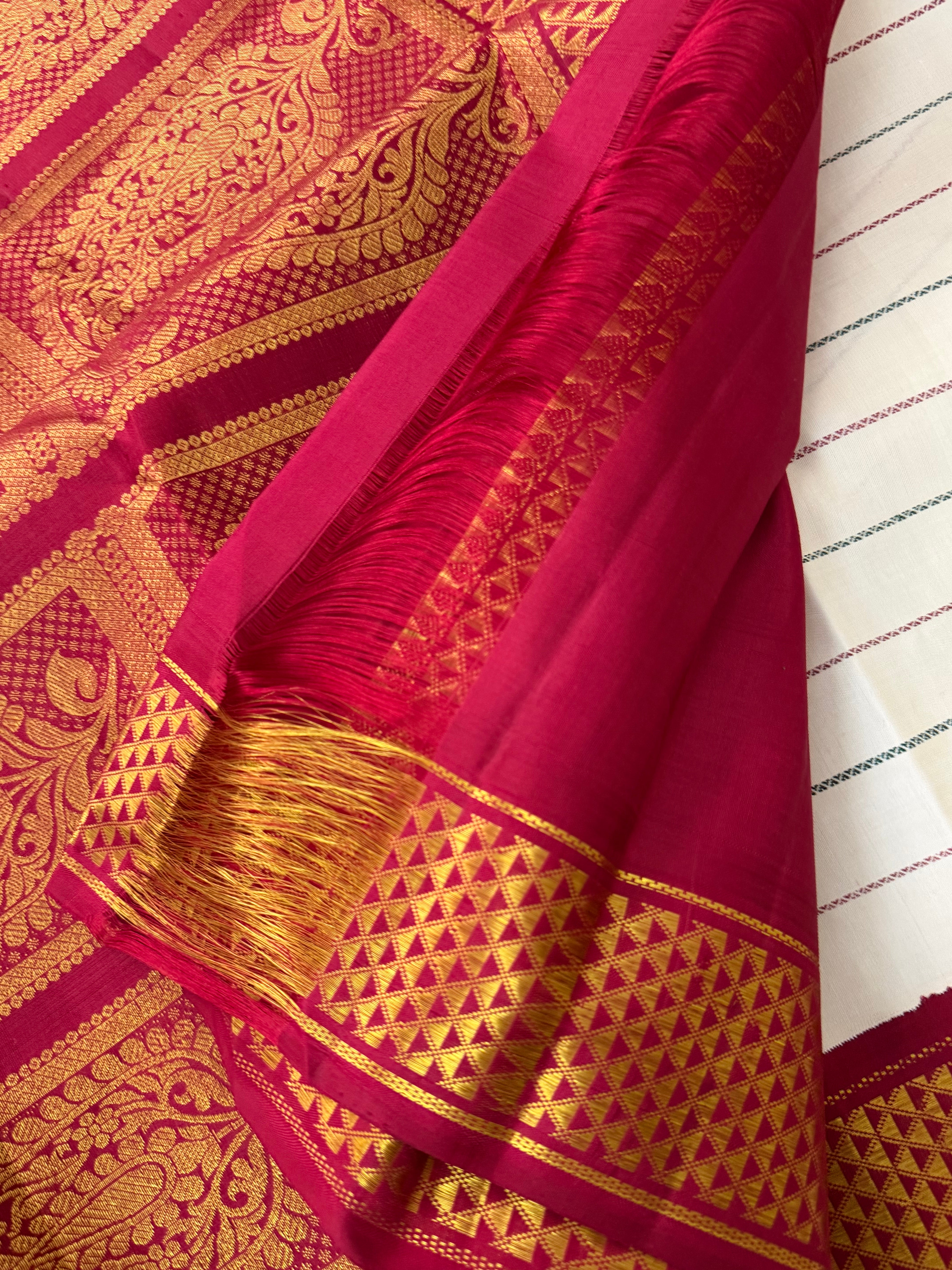 White Ganga Jamuna korvai   / Arani silk