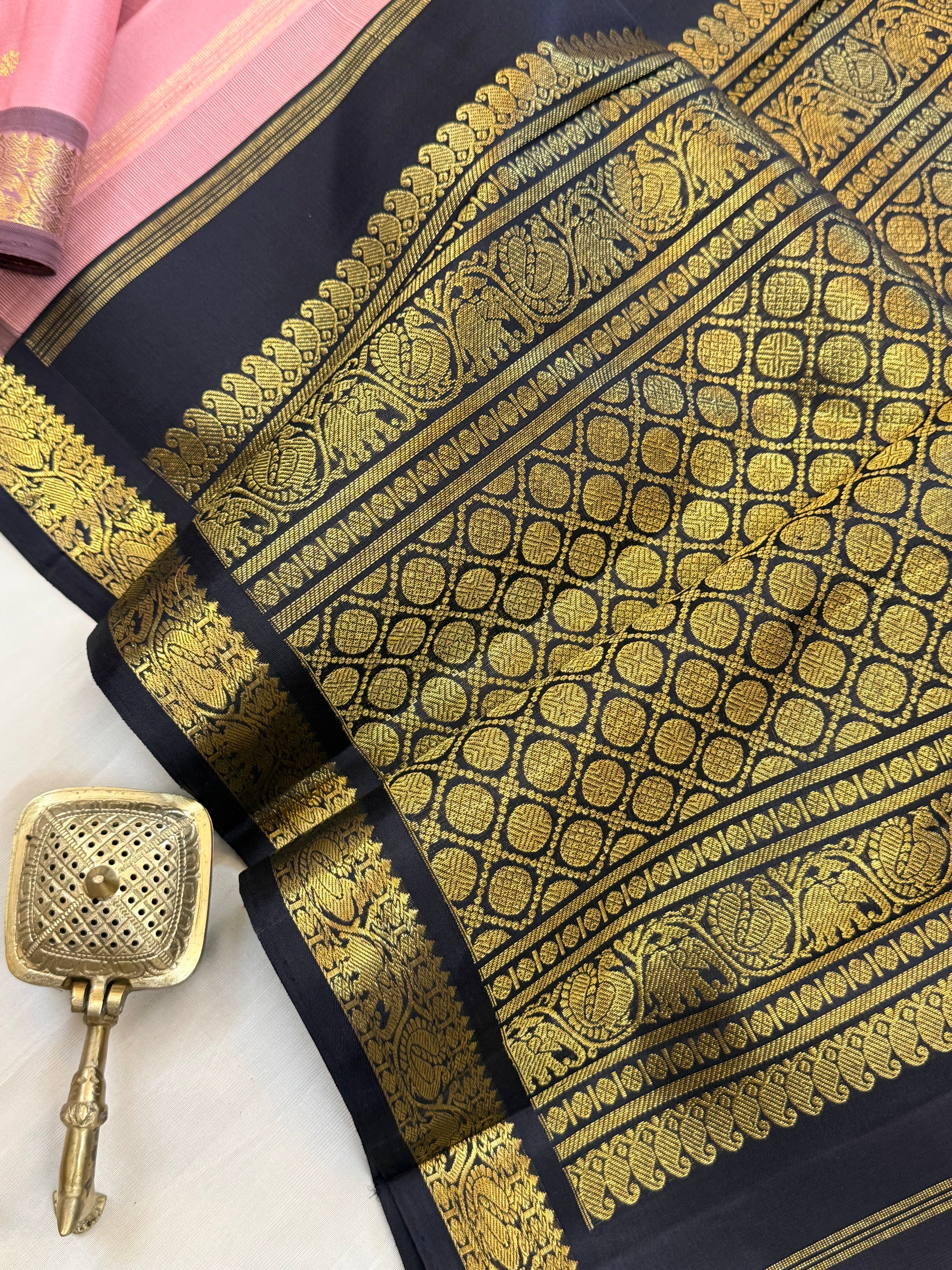 Dusty pink with kanchana Small border / kanjipuram silk saree clsa 11002