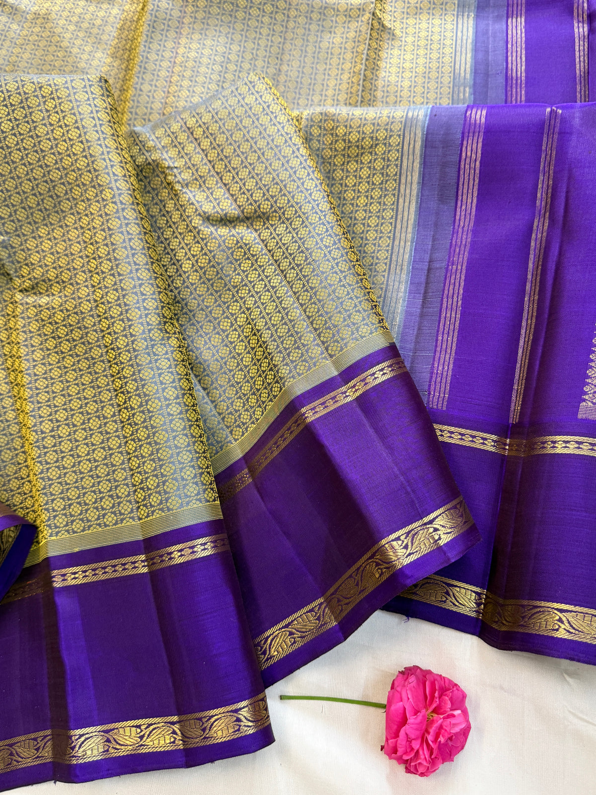 Laksham butta with purple retta pet /kanjipuram silkCLSA11359