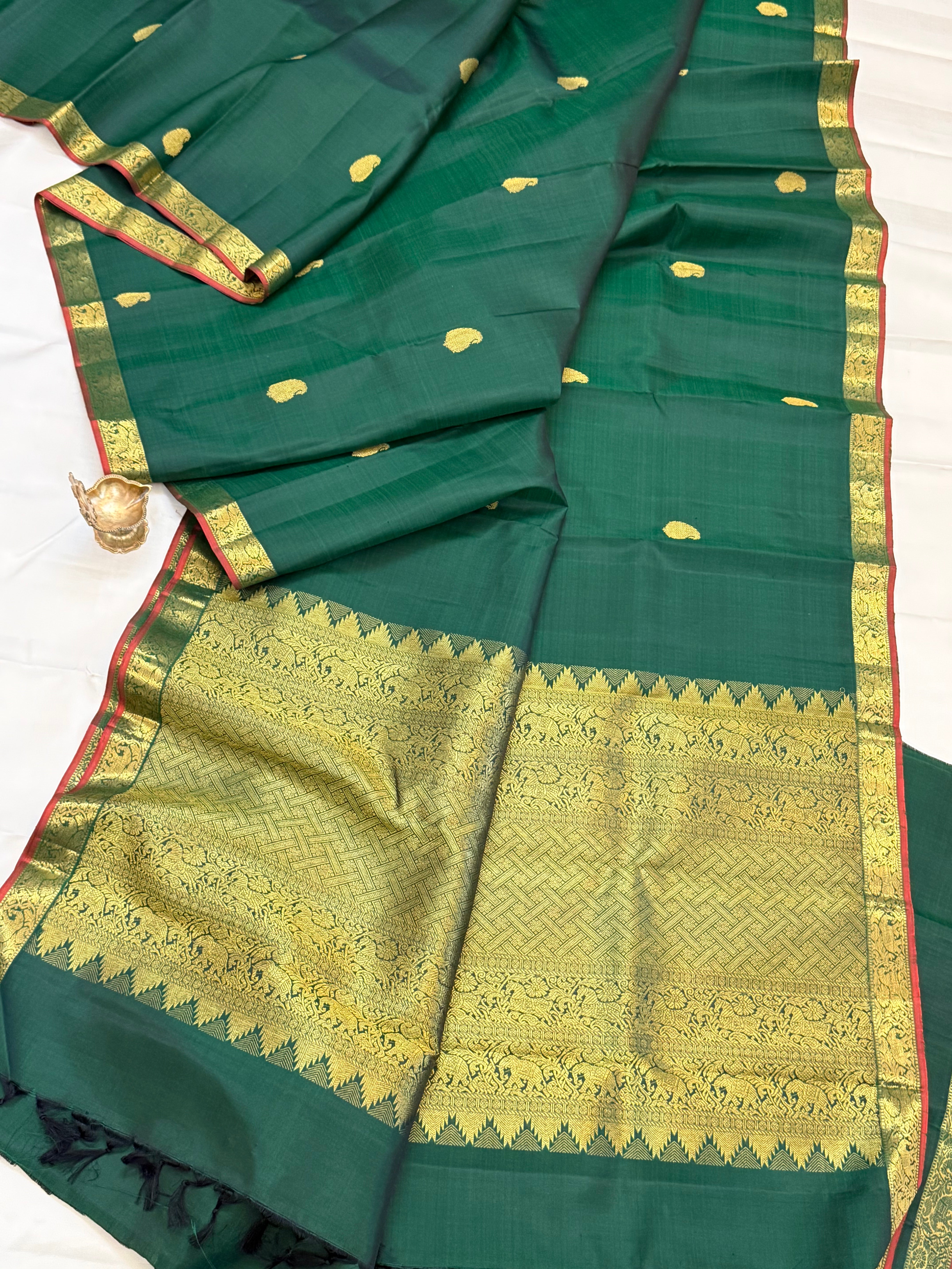 Forest green body with mango Butta simple 2g  kanjipuram silk CLSA11011