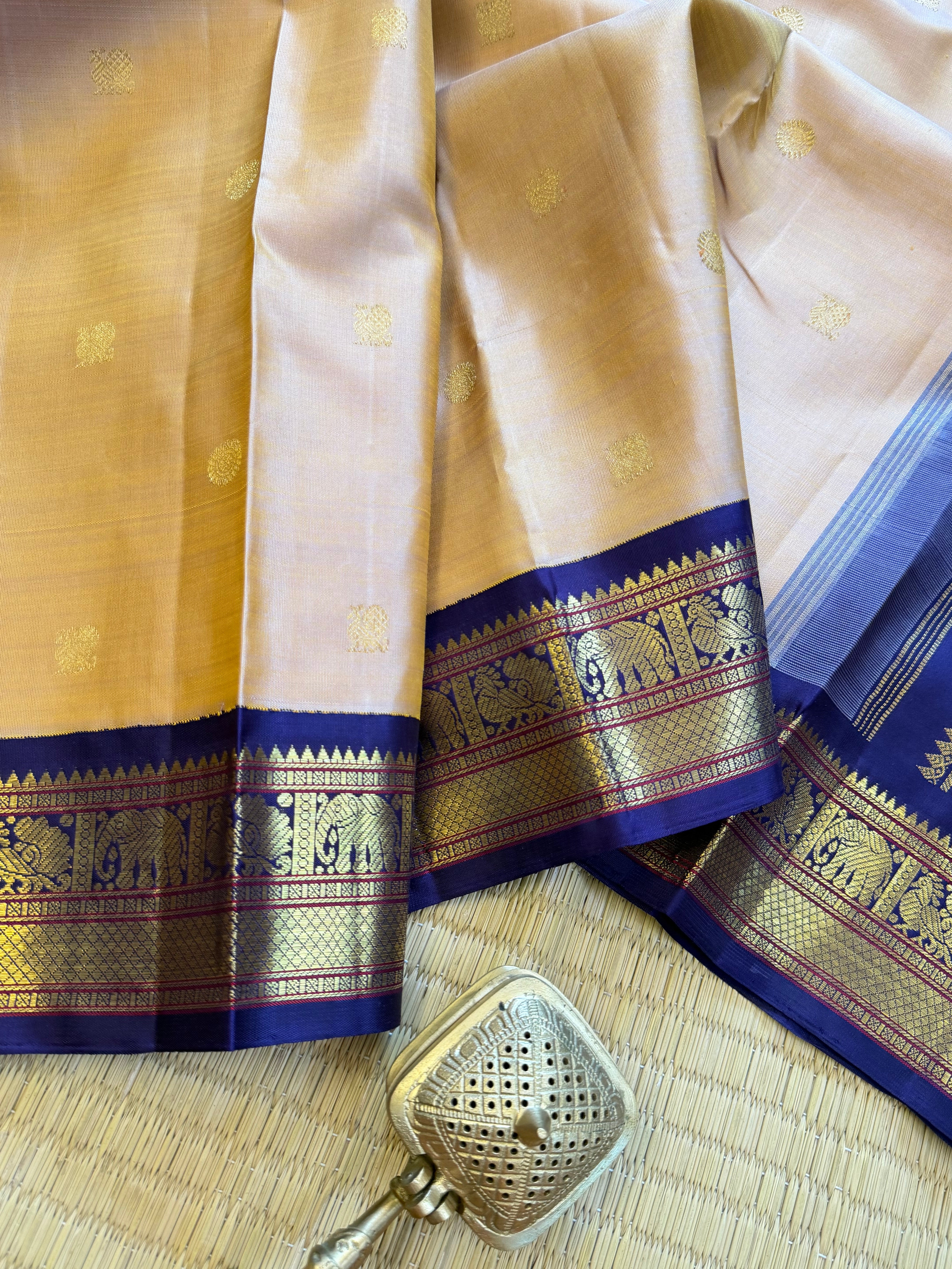Maha : biscuit color collection of Korvai Kanjipuram