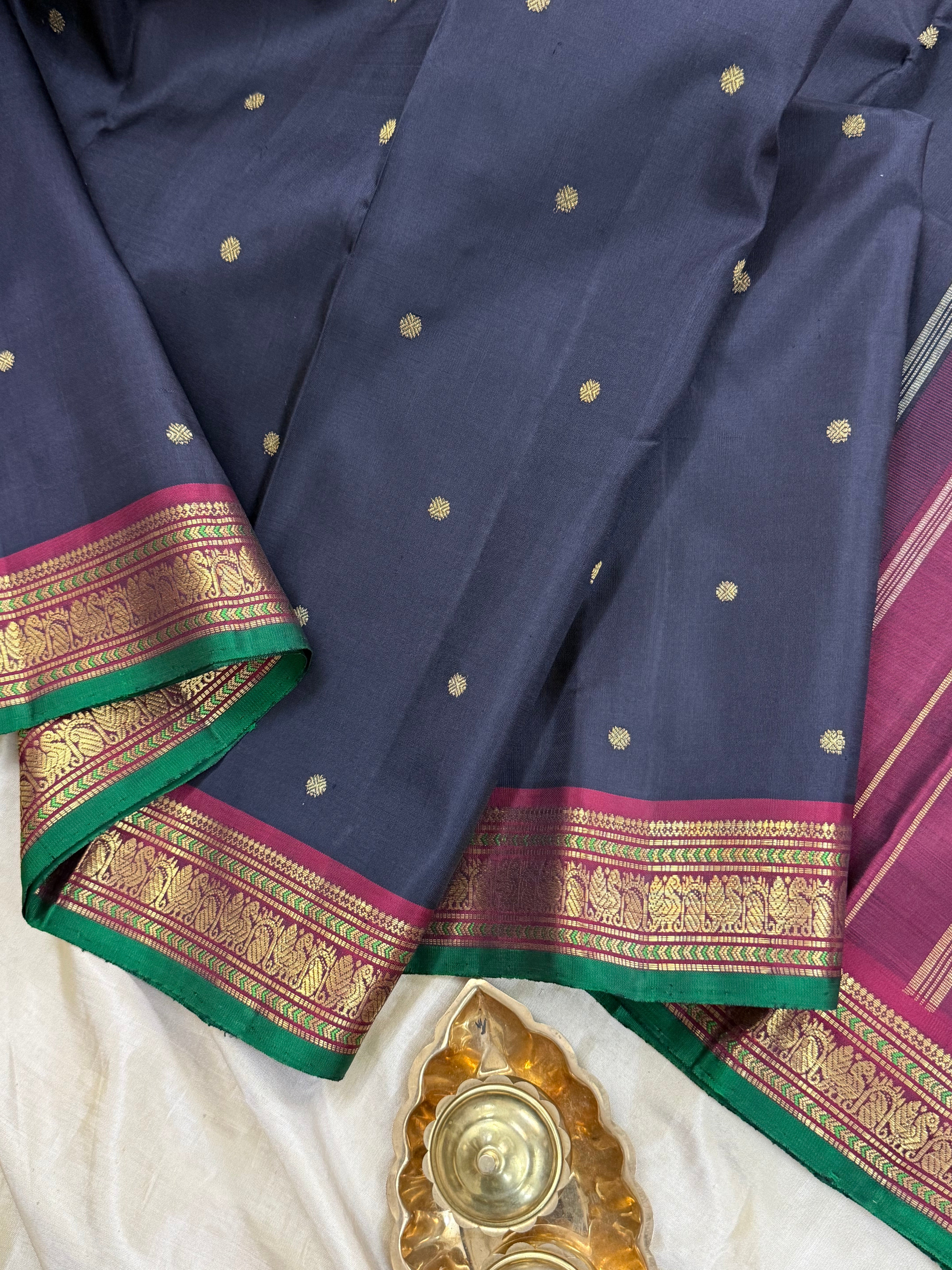 Black meenakari border / Kanjipuram silk CL9277